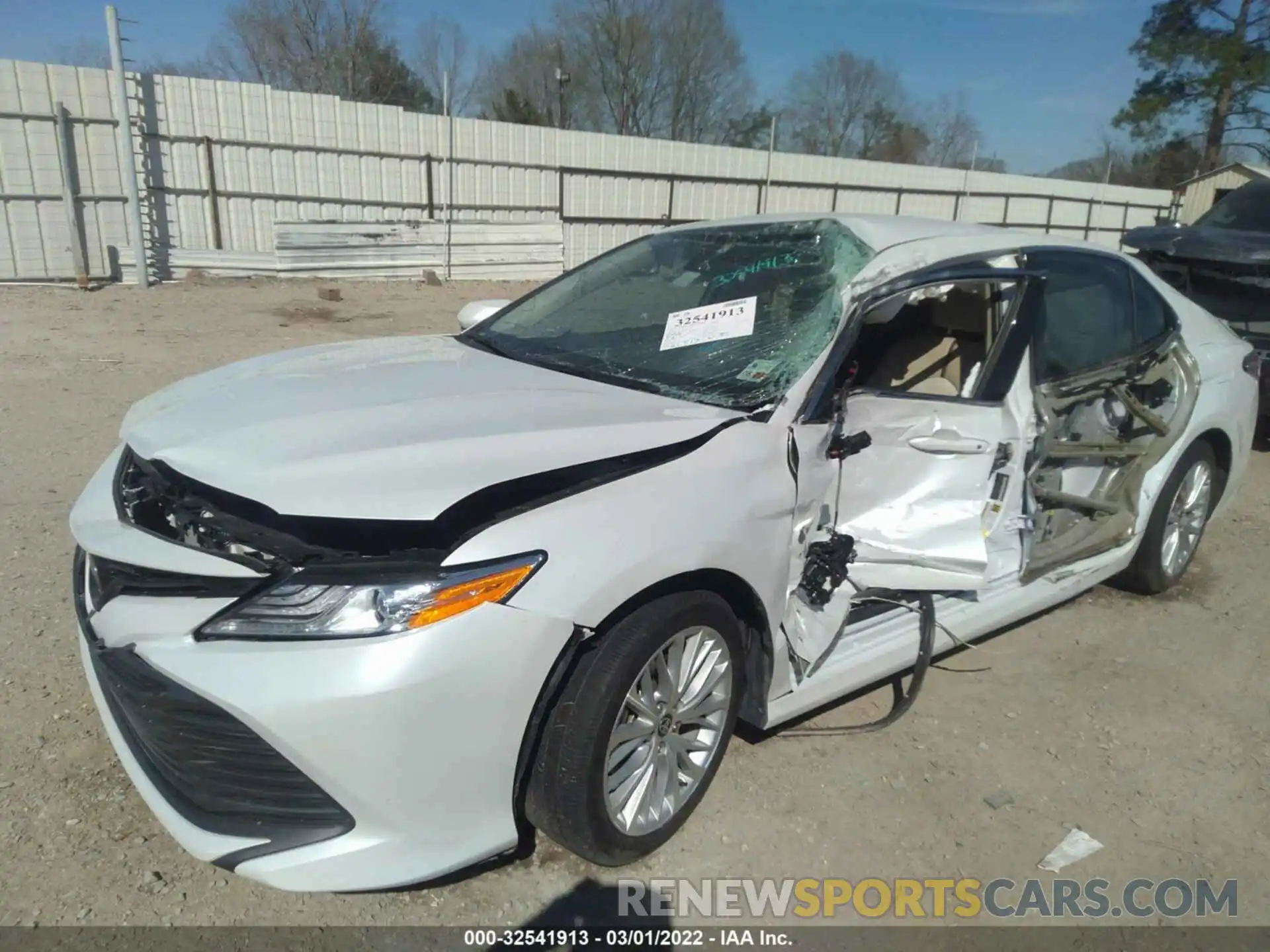 6 Photograph of a damaged car 4T1F11AK7LU987105 TOYOTA CAMRY 2020