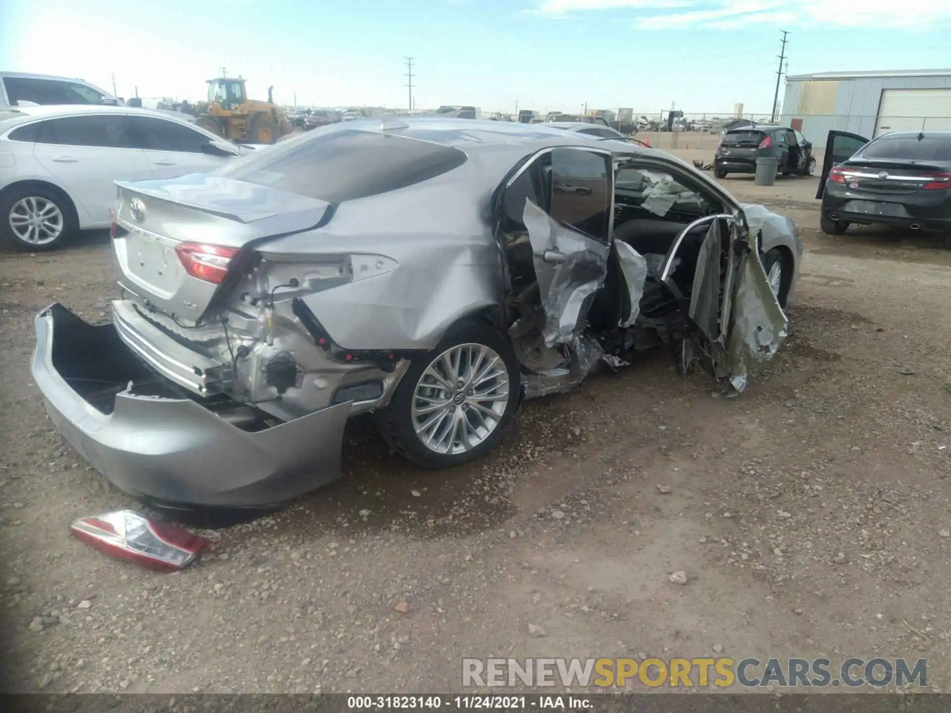 6 Photograph of a damaged car 4T1F11AK8LU886655 TOYOTA CAMRY 2020