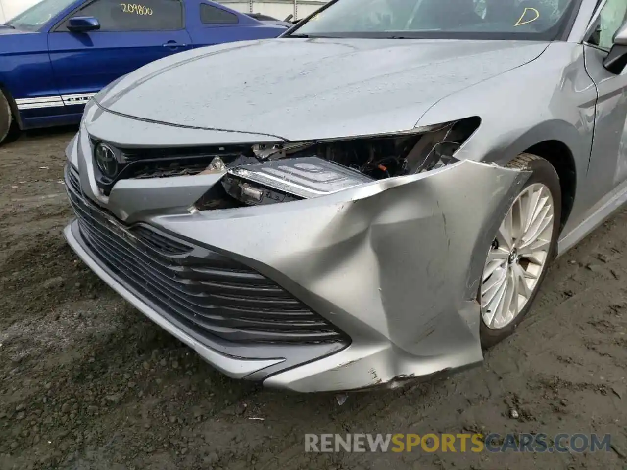 10 Photograph of a damaged car 4T1F11AK8LU894173 TOYOTA CAMRY 2020