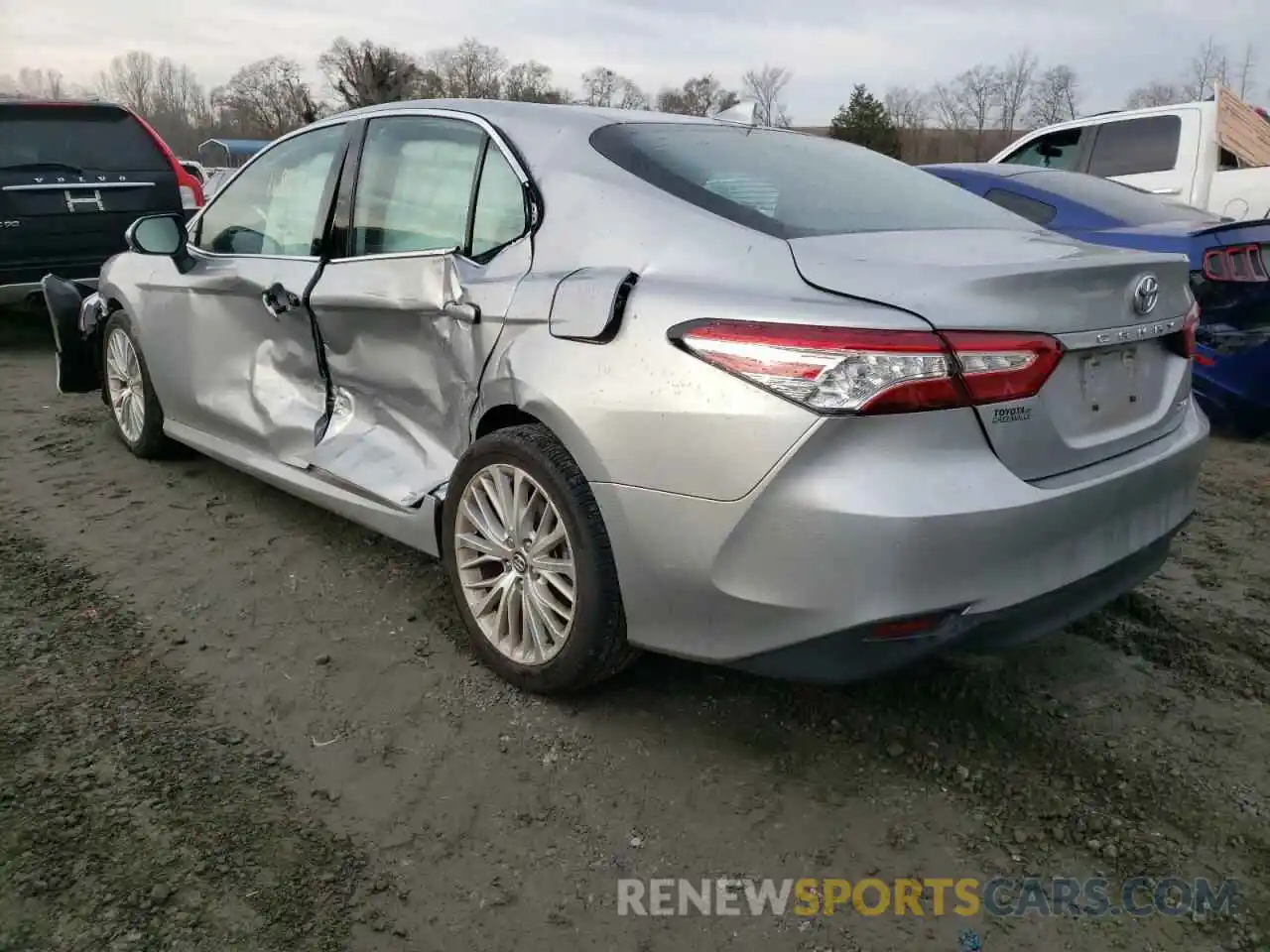 3 Photograph of a damaged car 4T1F11AK8LU894173 TOYOTA CAMRY 2020