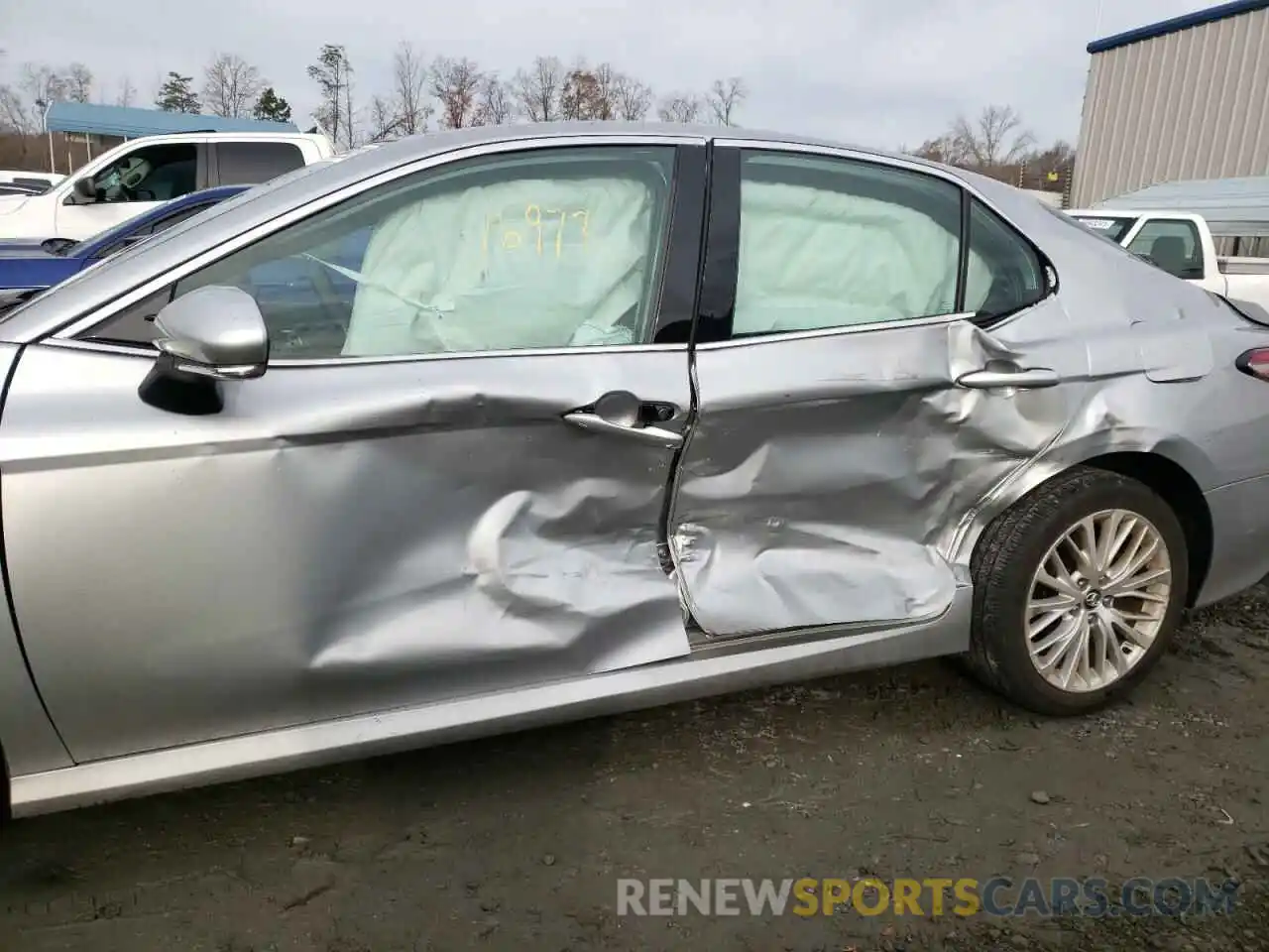 9 Photograph of a damaged car 4T1F11AK8LU894173 TOYOTA CAMRY 2020