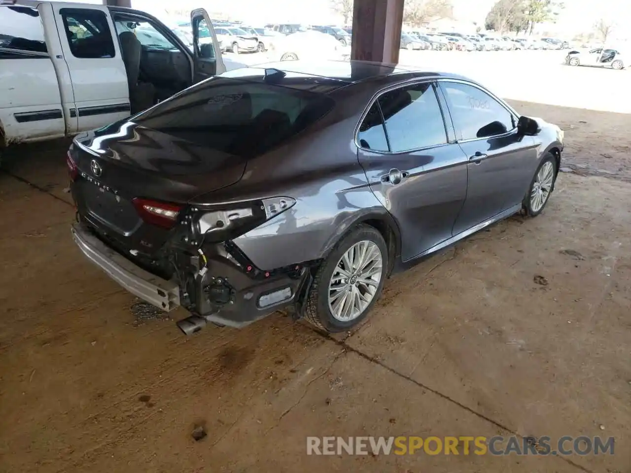 4 Photograph of a damaged car 4T1F11AK8LU907696 TOYOTA CAMRY 2020