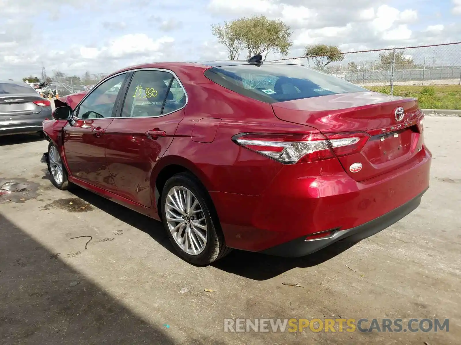 3 Photograph of a damaged car 4T1F11AK8LU949981 TOYOTA CAMRY 2020