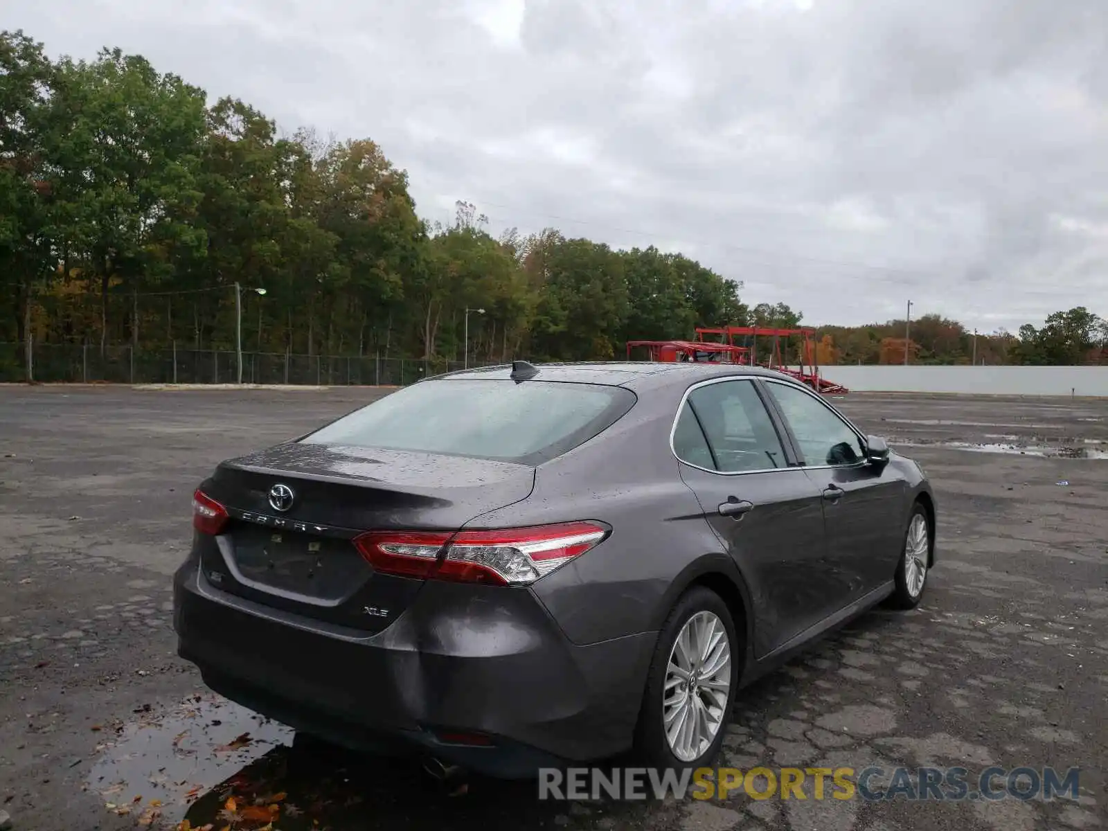 4 Photograph of a damaged car 4T1F11AK9LU931795 TOYOTA CAMRY 2020