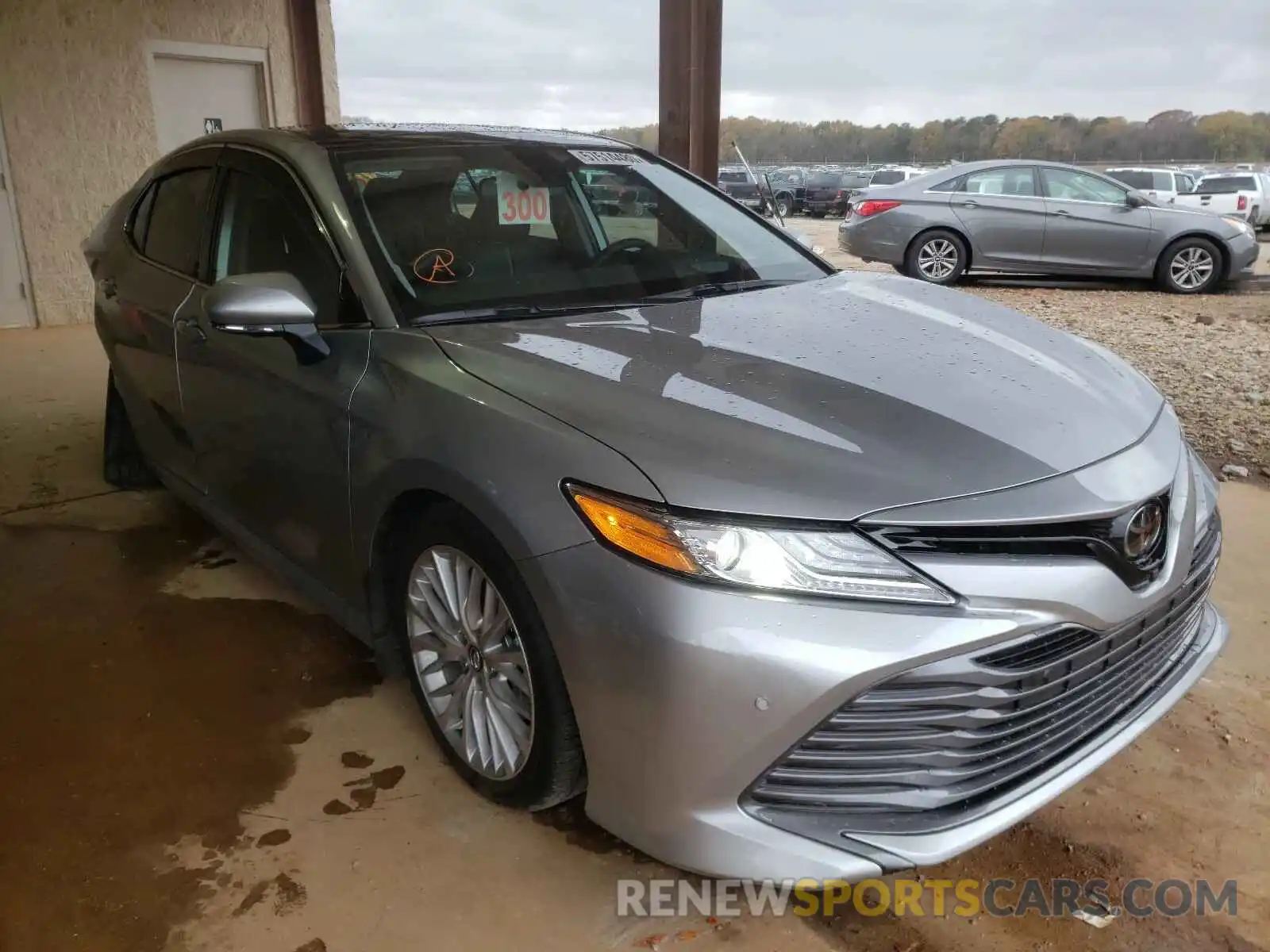 1 Photograph of a damaged car 4T1F11AK9LU942666 TOYOTA CAMRY 2020