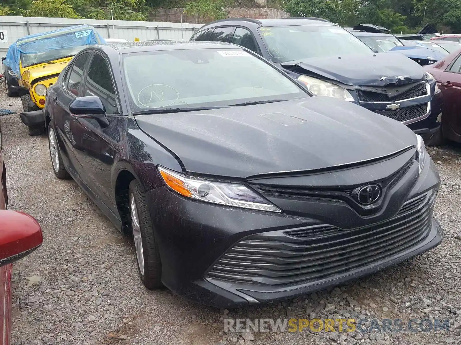 1 Photograph of a damaged car 4T1F11AK9LU943896 TOYOTA CAMRY 2020