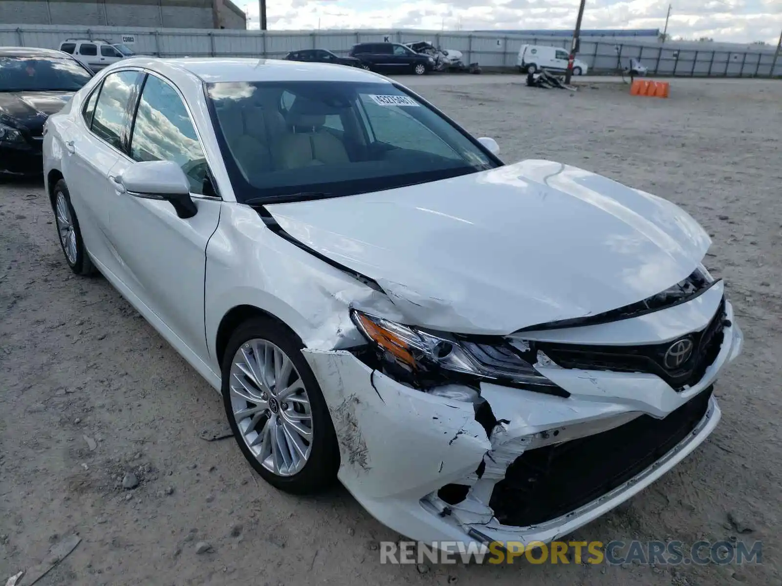 1 Photograph of a damaged car 4T1F11AKXLU392247 TOYOTA CAMRY 2020