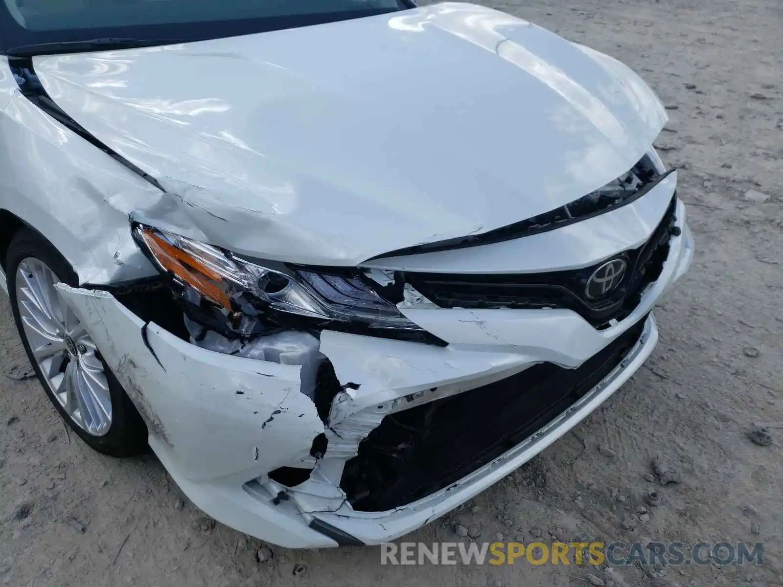 9 Photograph of a damaged car 4T1F11AKXLU392247 TOYOTA CAMRY 2020