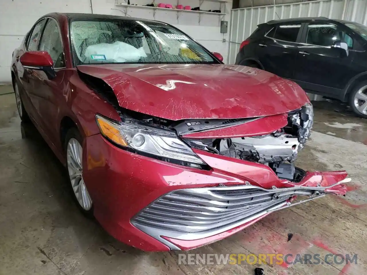 1 Photograph of a damaged car 4T1F11AKXLU885605 TOYOTA CAMRY 2020