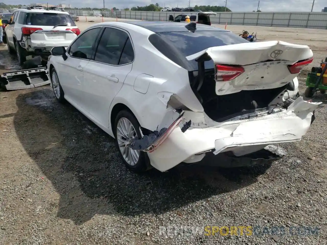 3 Photograph of a damaged car 4T1F11AKXLU911149 TOYOTA CAMRY 2020