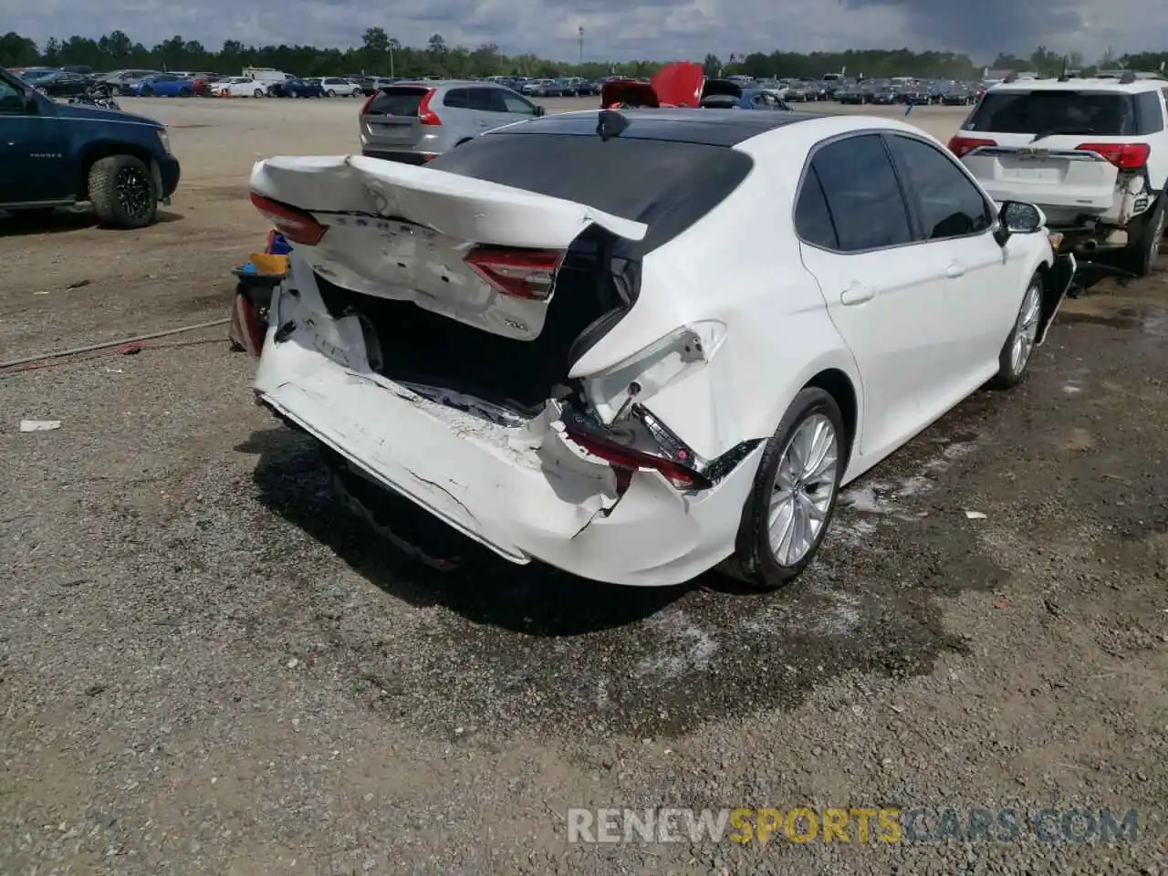 4 Photograph of a damaged car 4T1F11AKXLU911149 TOYOTA CAMRY 2020