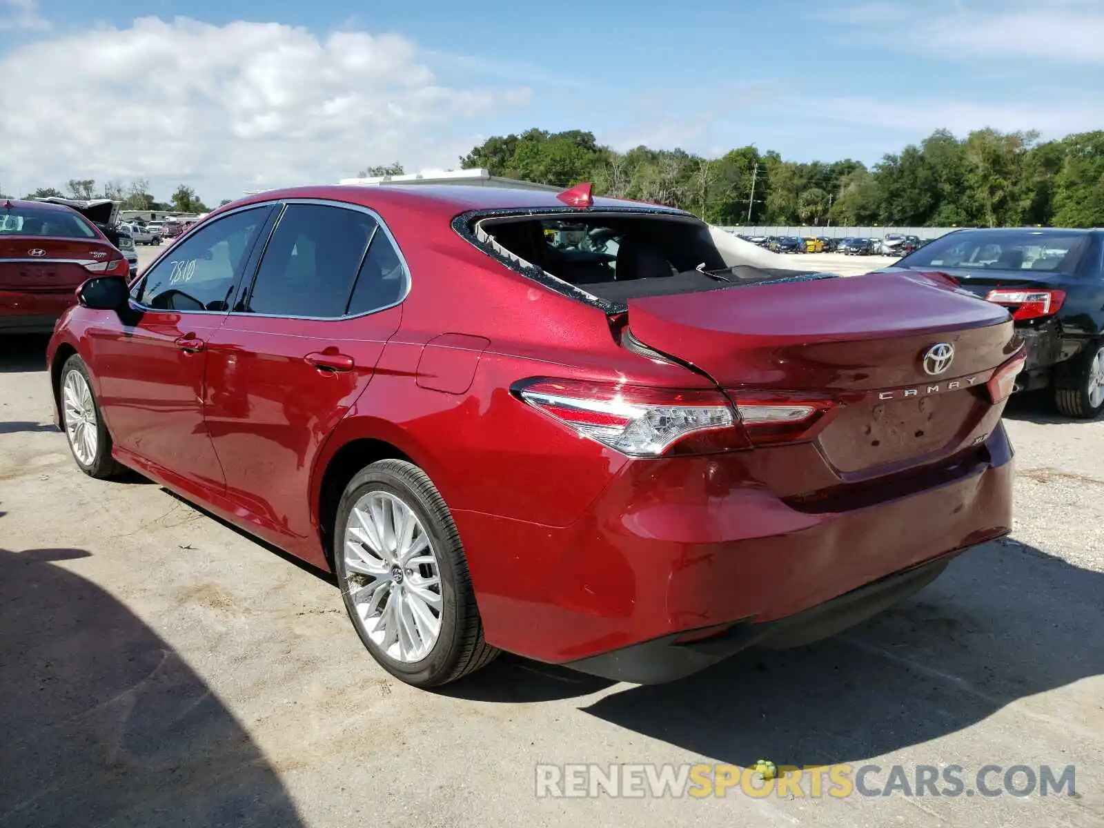 3 Photograph of a damaged car 4T1F11AKXLU936729 TOYOTA CAMRY 2020