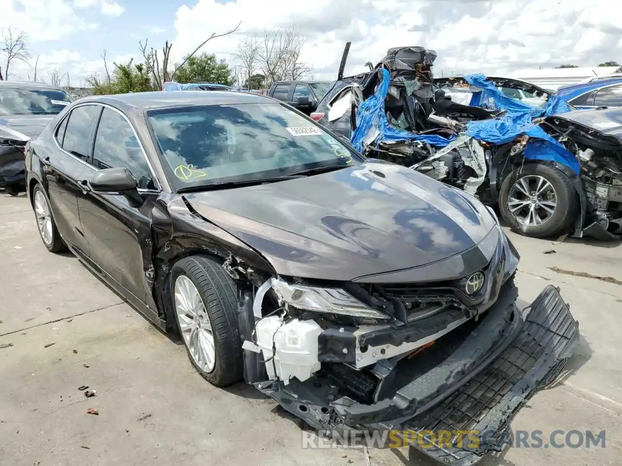 1 Photograph of a damaged car 4T1F11AKXLU941297 TOYOTA CAMRY 2020