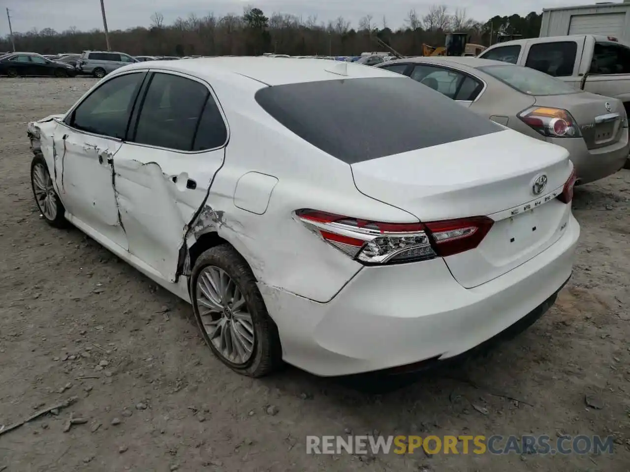 3 Photograph of a damaged car 4T1F11AKXLU962571 TOYOTA CAMRY 2020