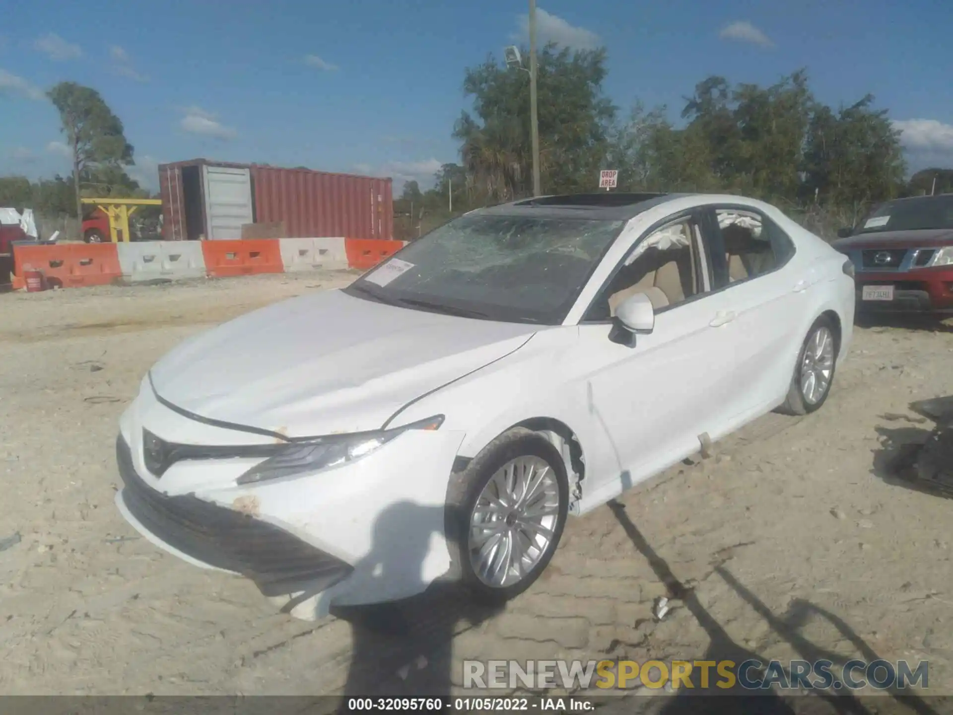 2 Photograph of a damaged car 4T1F11AKXLU989320 TOYOTA CAMRY 2020