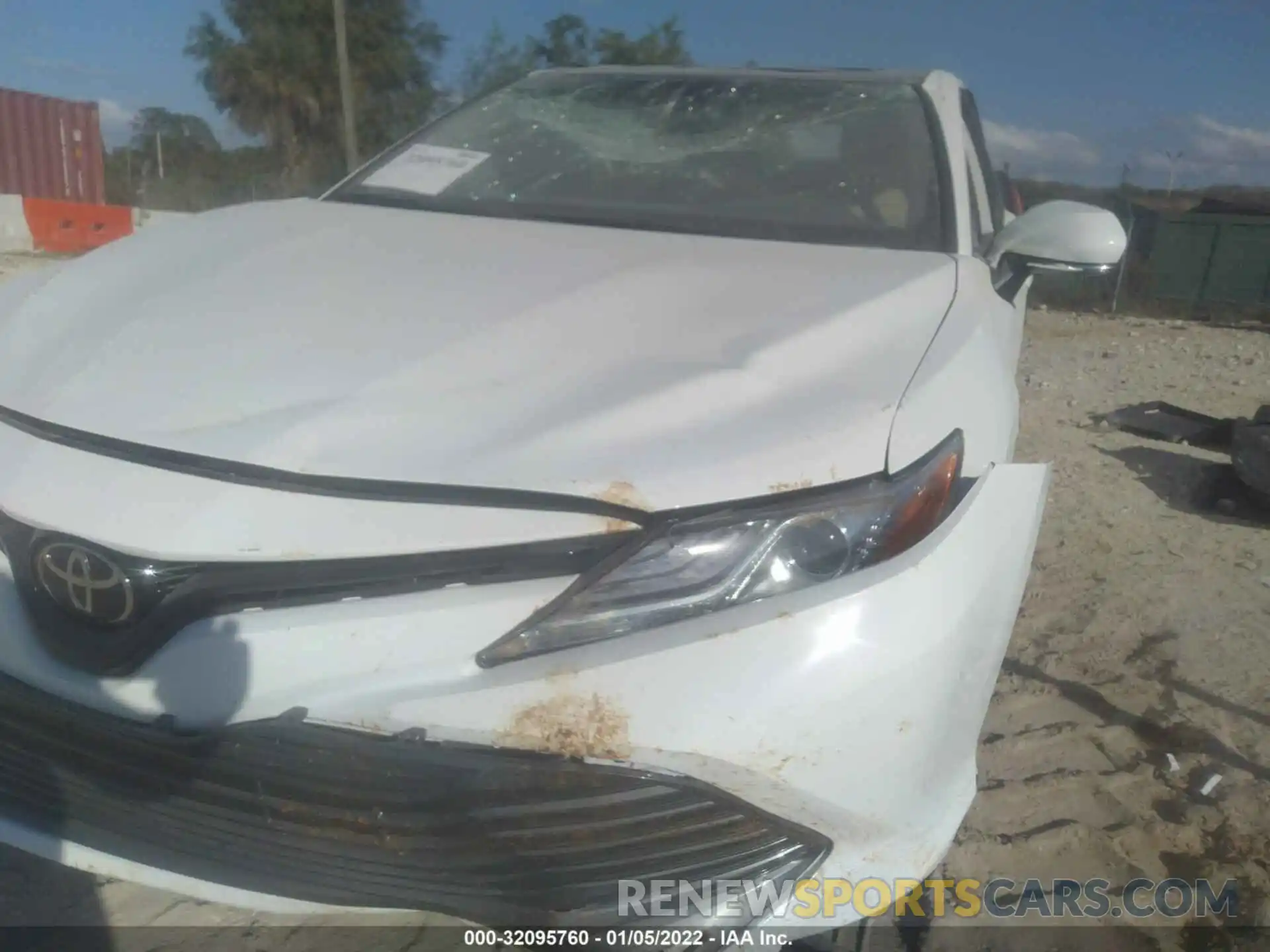 6 Photograph of a damaged car 4T1F11AKXLU989320 TOYOTA CAMRY 2020