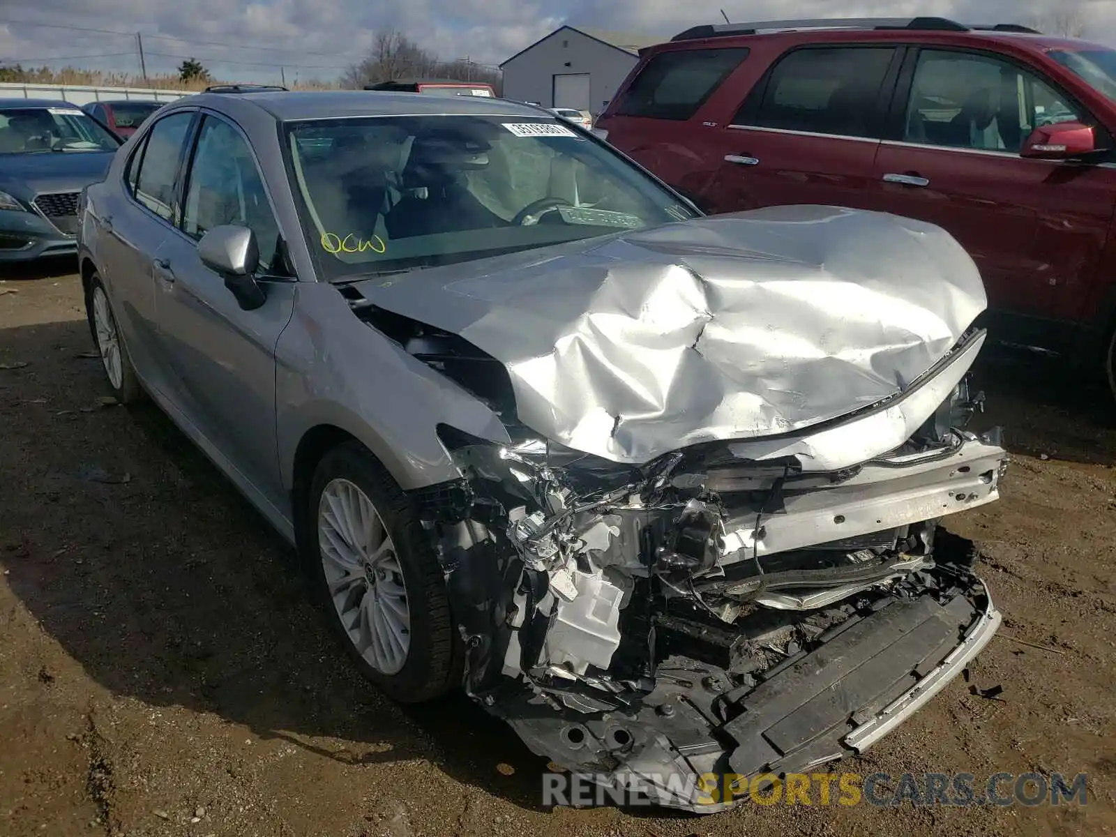 1 Photograph of a damaged car 4T1F11BK0LU012069 TOYOTA CAMRY 2020