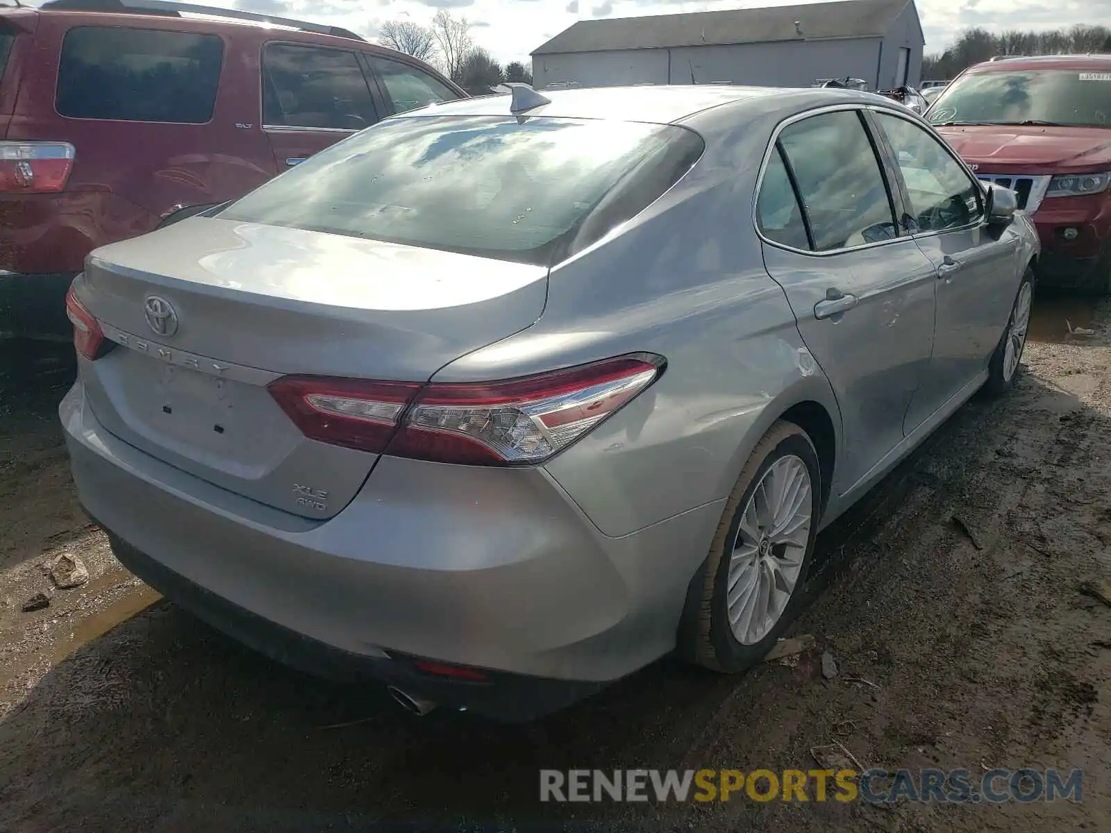 4 Photograph of a damaged car 4T1F11BK0LU012069 TOYOTA CAMRY 2020