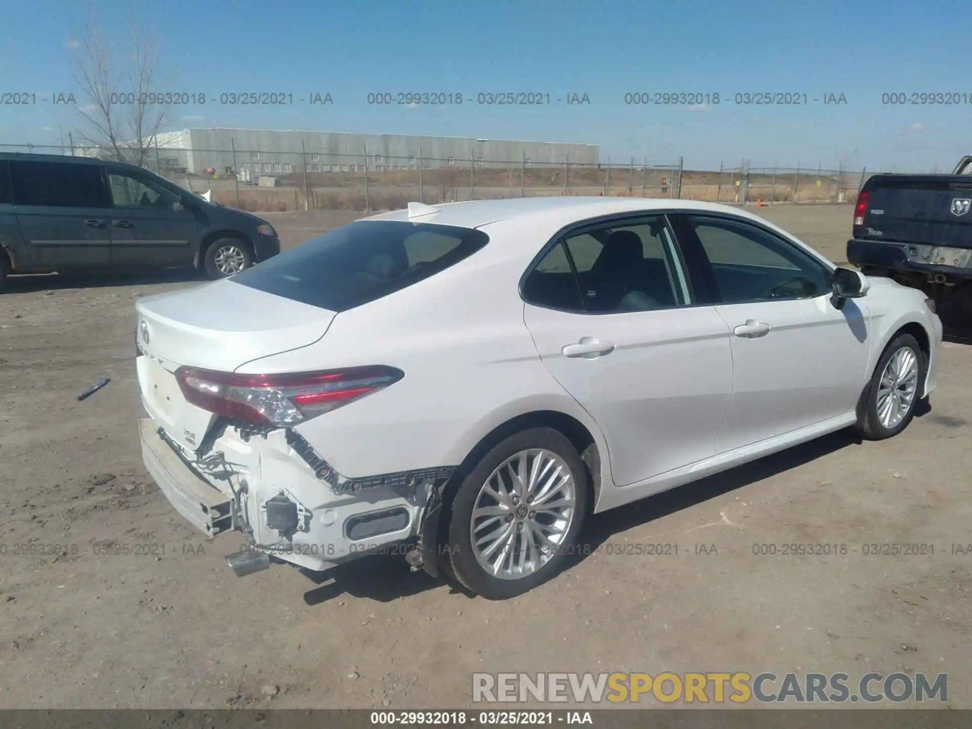 4 Photograph of a damaged car 4T1F11BK1LU004269 TOYOTA CAMRY 2020