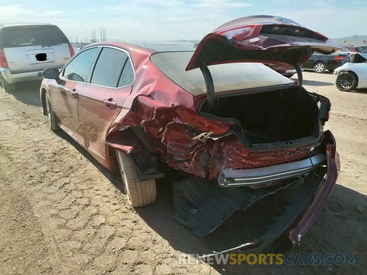 3 Photograph of a damaged car 4T1F11BK1LU005163 TOYOTA CAMRY 2020