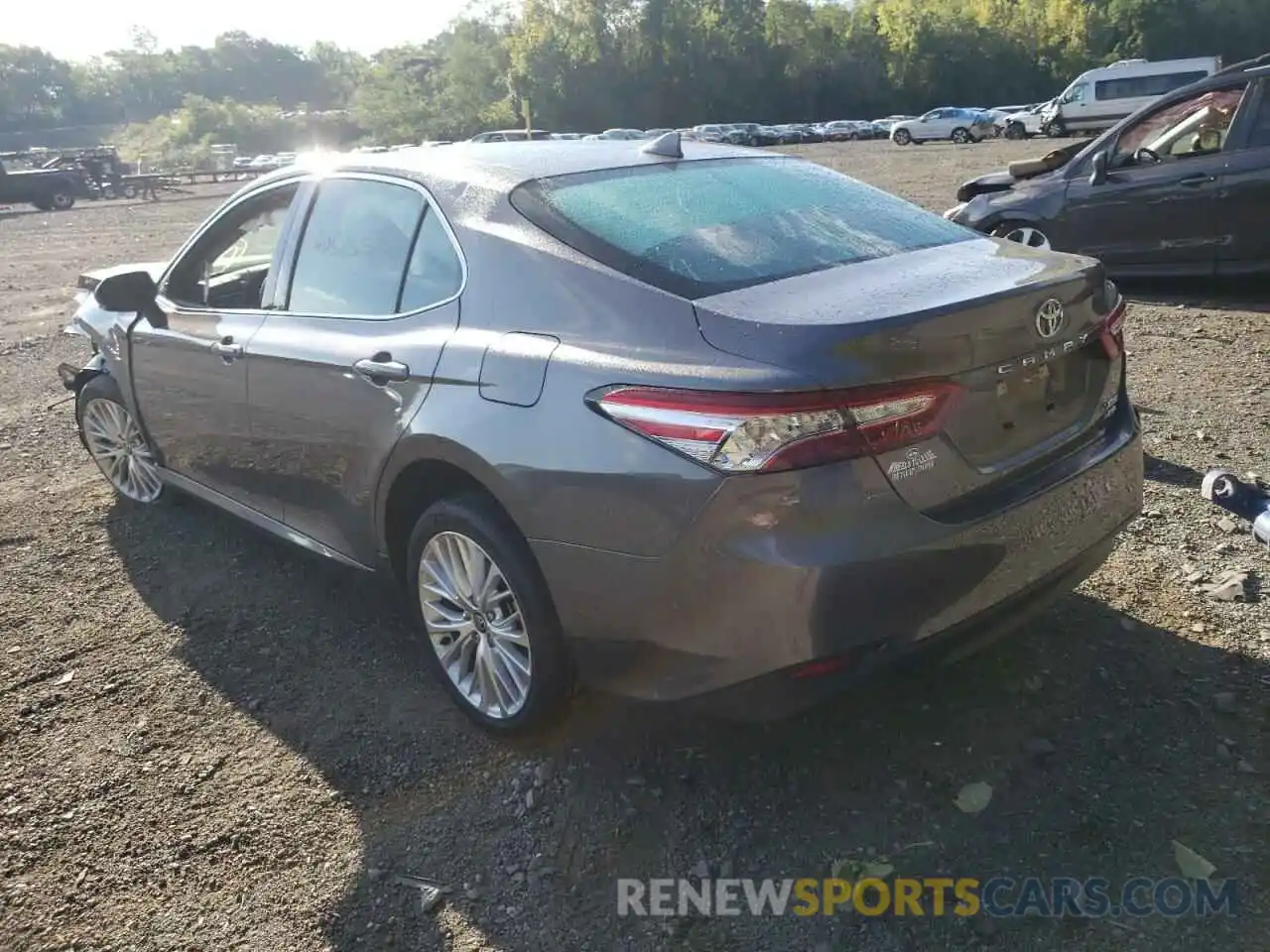 3 Photograph of a damaged car 4T1F11BK1LU015675 TOYOTA CAMRY 2020