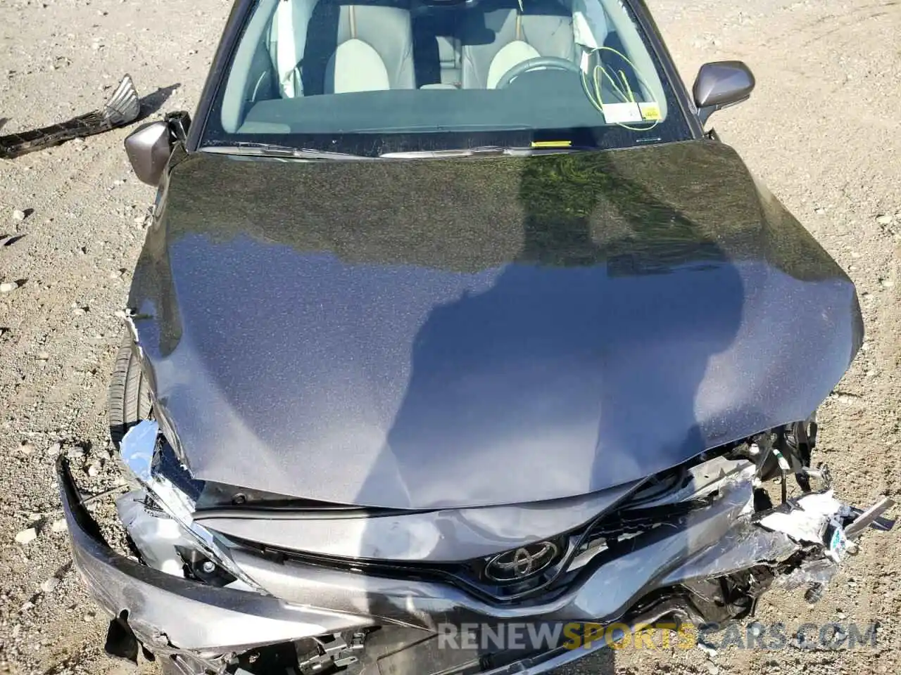 7 Photograph of a damaged car 4T1F11BK1LU015675 TOYOTA CAMRY 2020