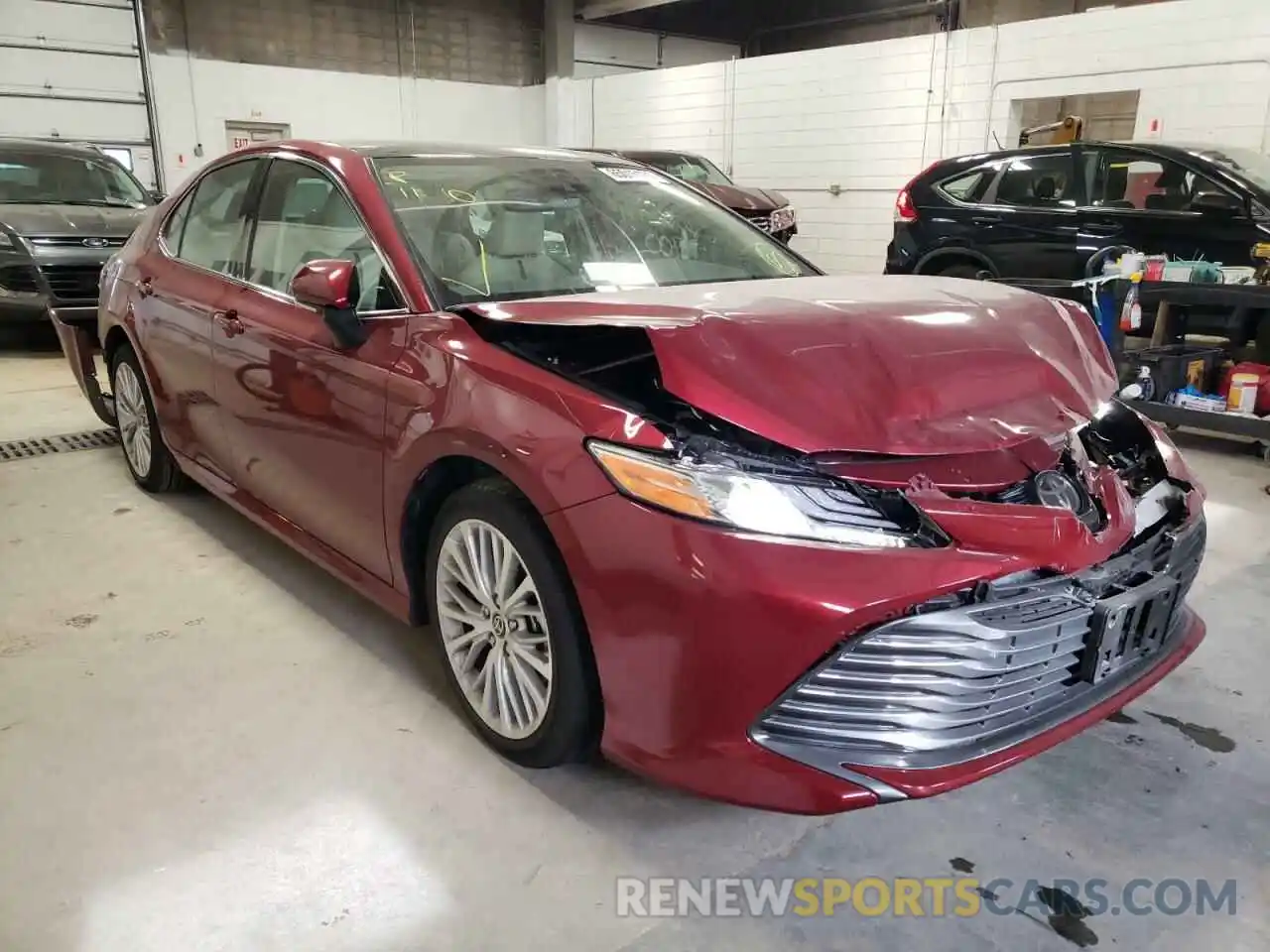 1 Photograph of a damaged car 4T1F11BK2LU009173 TOYOTA CAMRY 2020