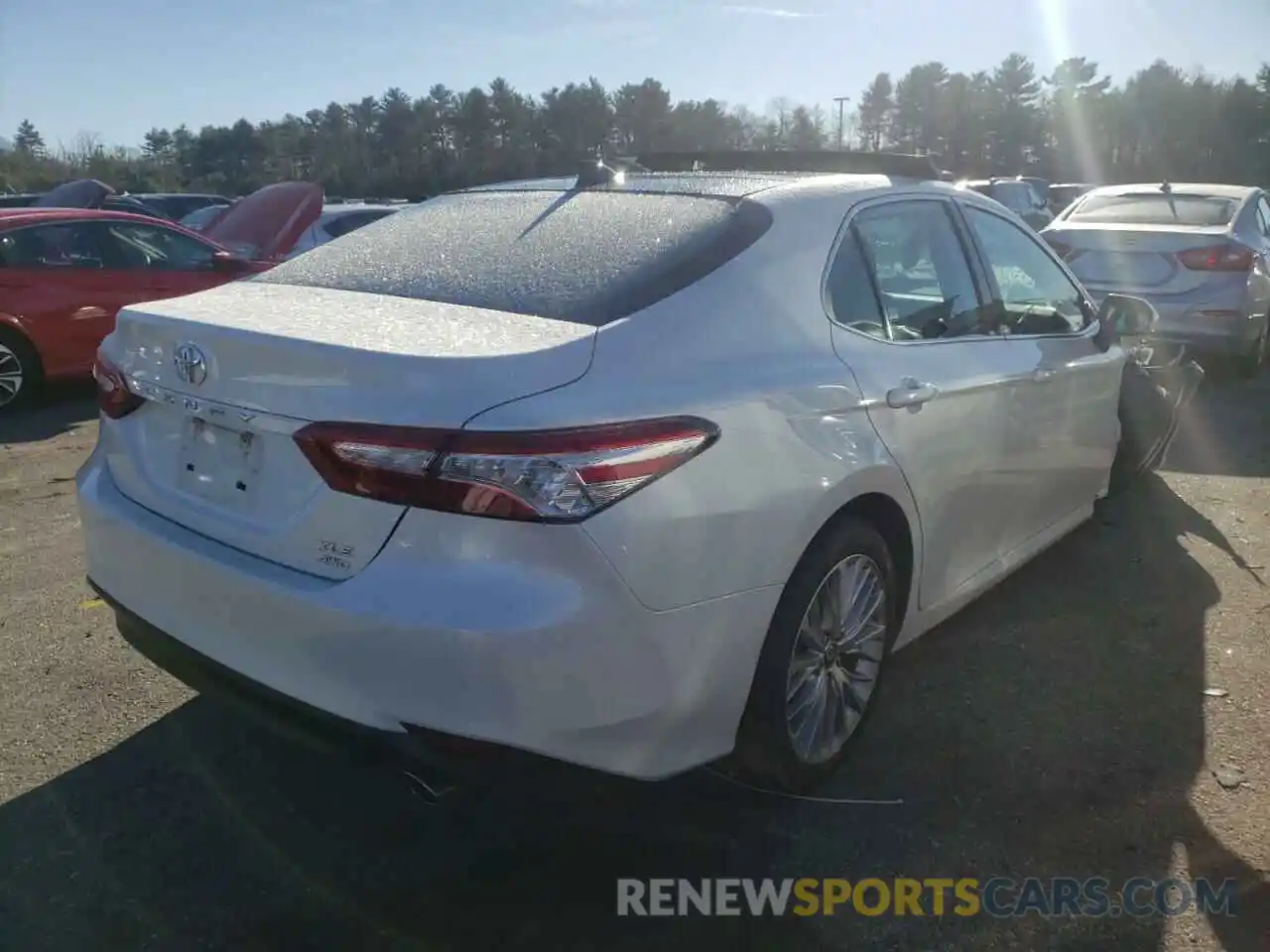 4 Photograph of a damaged car 4T1F11BK2LU018598 TOYOTA CAMRY 2020