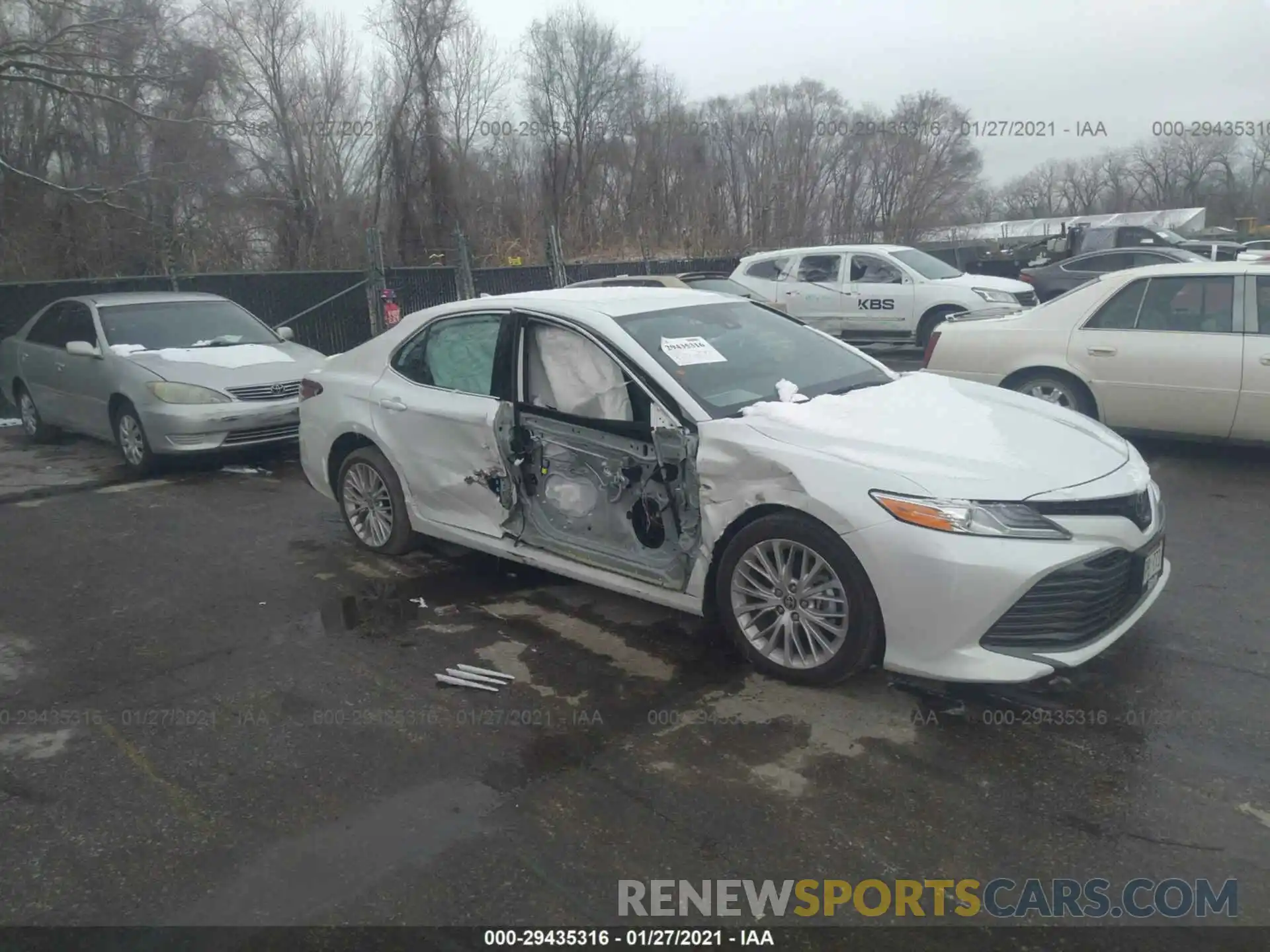 1 Photograph of a damaged car 4T1F11BK3LU011448 TOYOTA CAMRY 2020