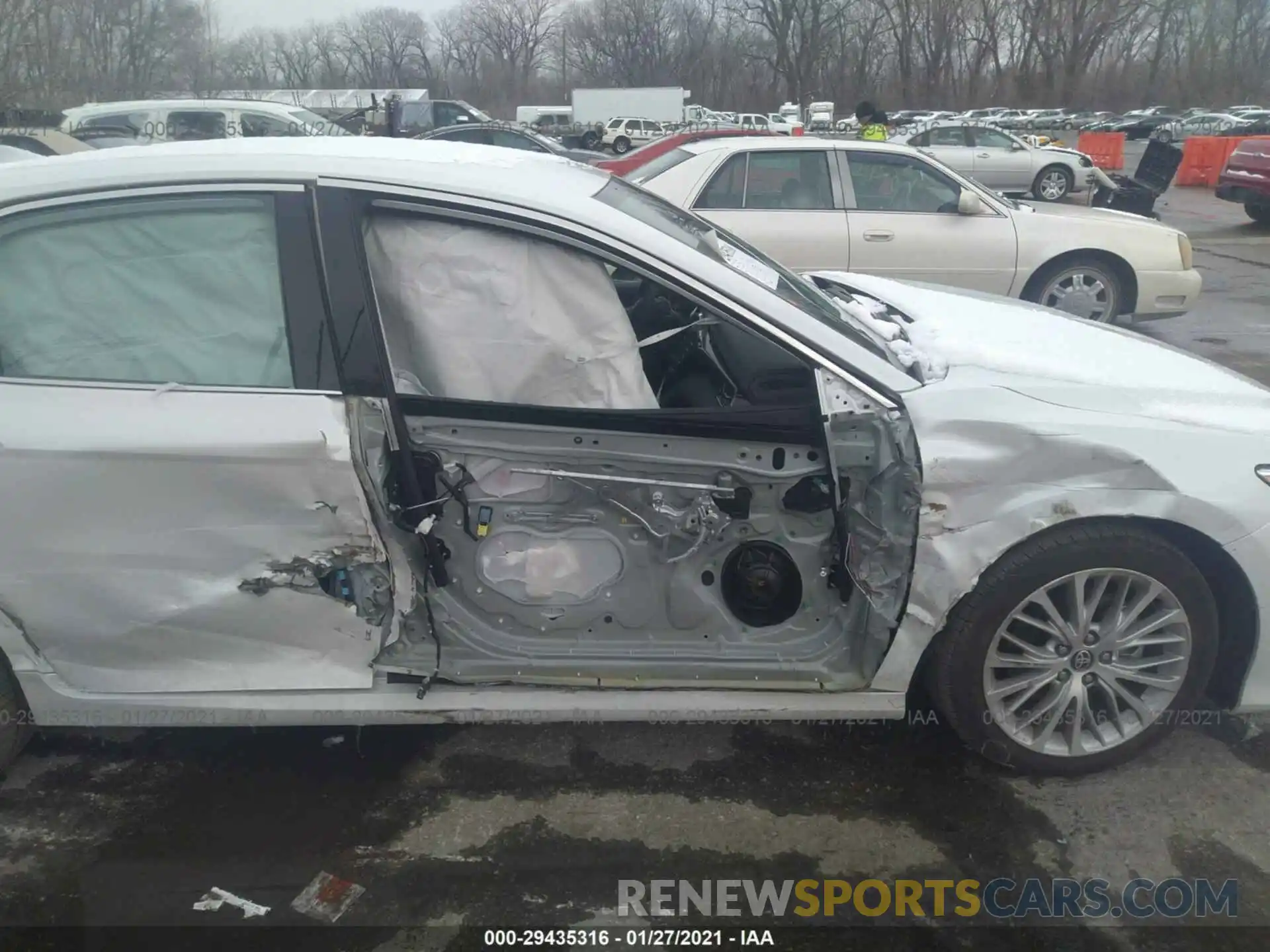 6 Photograph of a damaged car 4T1F11BK3LU011448 TOYOTA CAMRY 2020