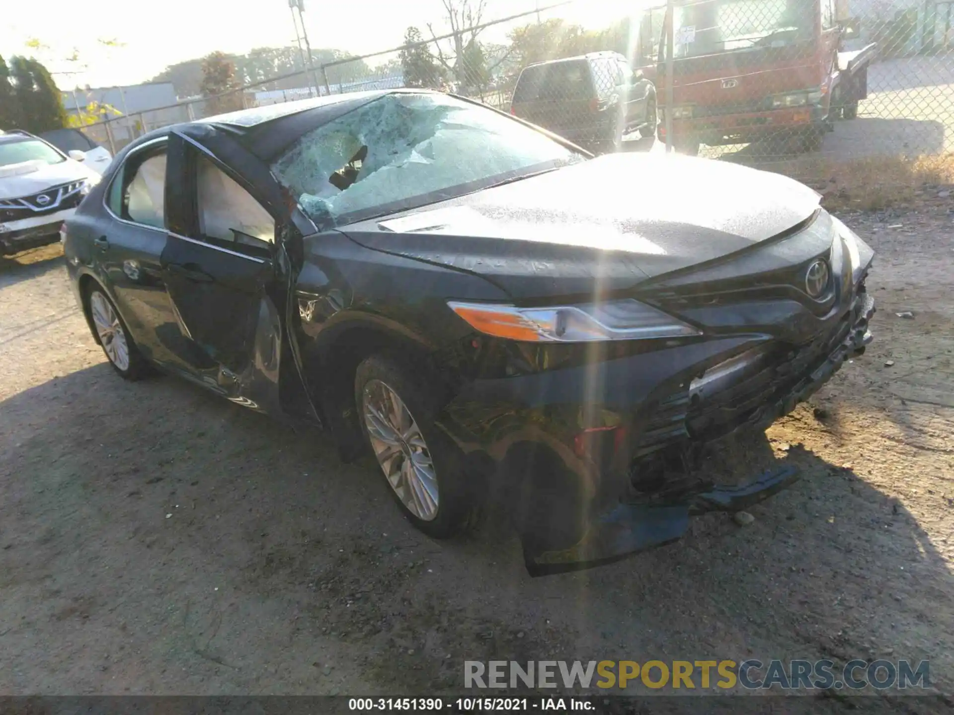 1 Photograph of a damaged car 4T1F11BK5LU001133 TOYOTA CAMRY 2020