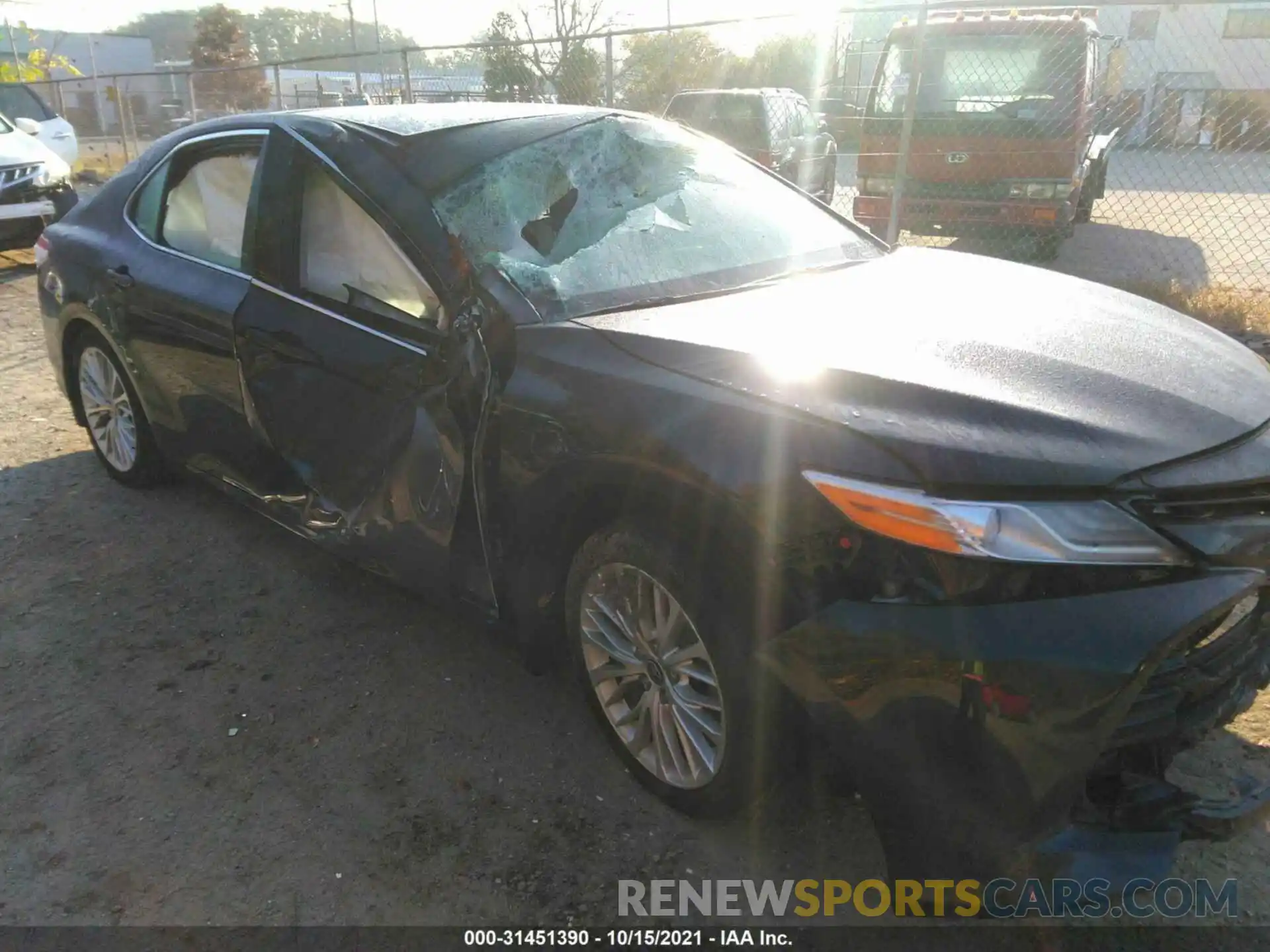 6 Photograph of a damaged car 4T1F11BK5LU001133 TOYOTA CAMRY 2020