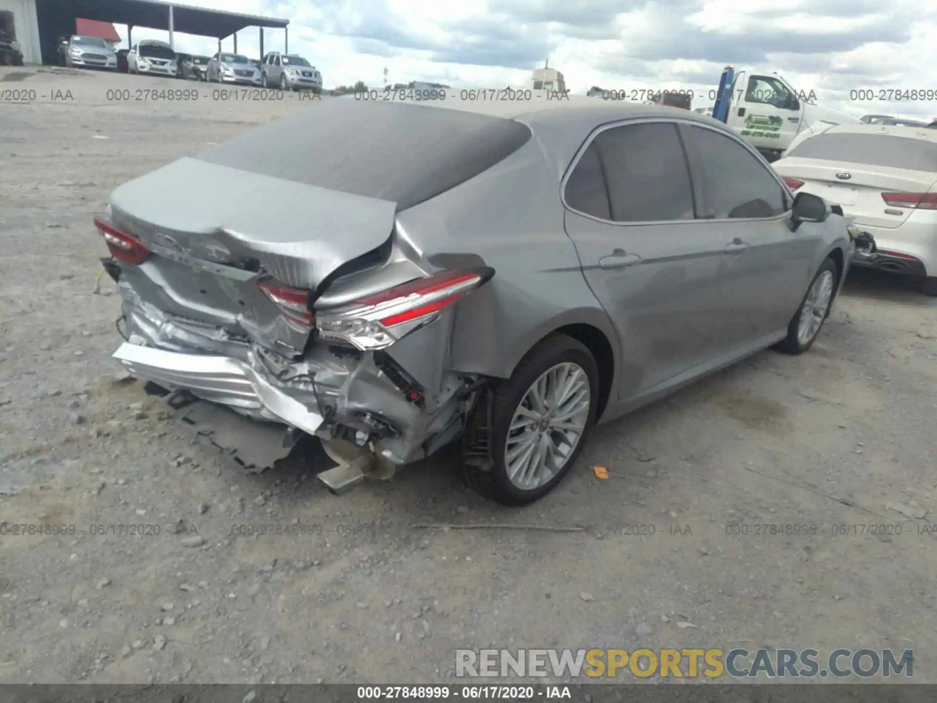 4 Фотография поврежденного автомобиля 4T1F11BK7LU002333 TOYOTA CAMRY 2020