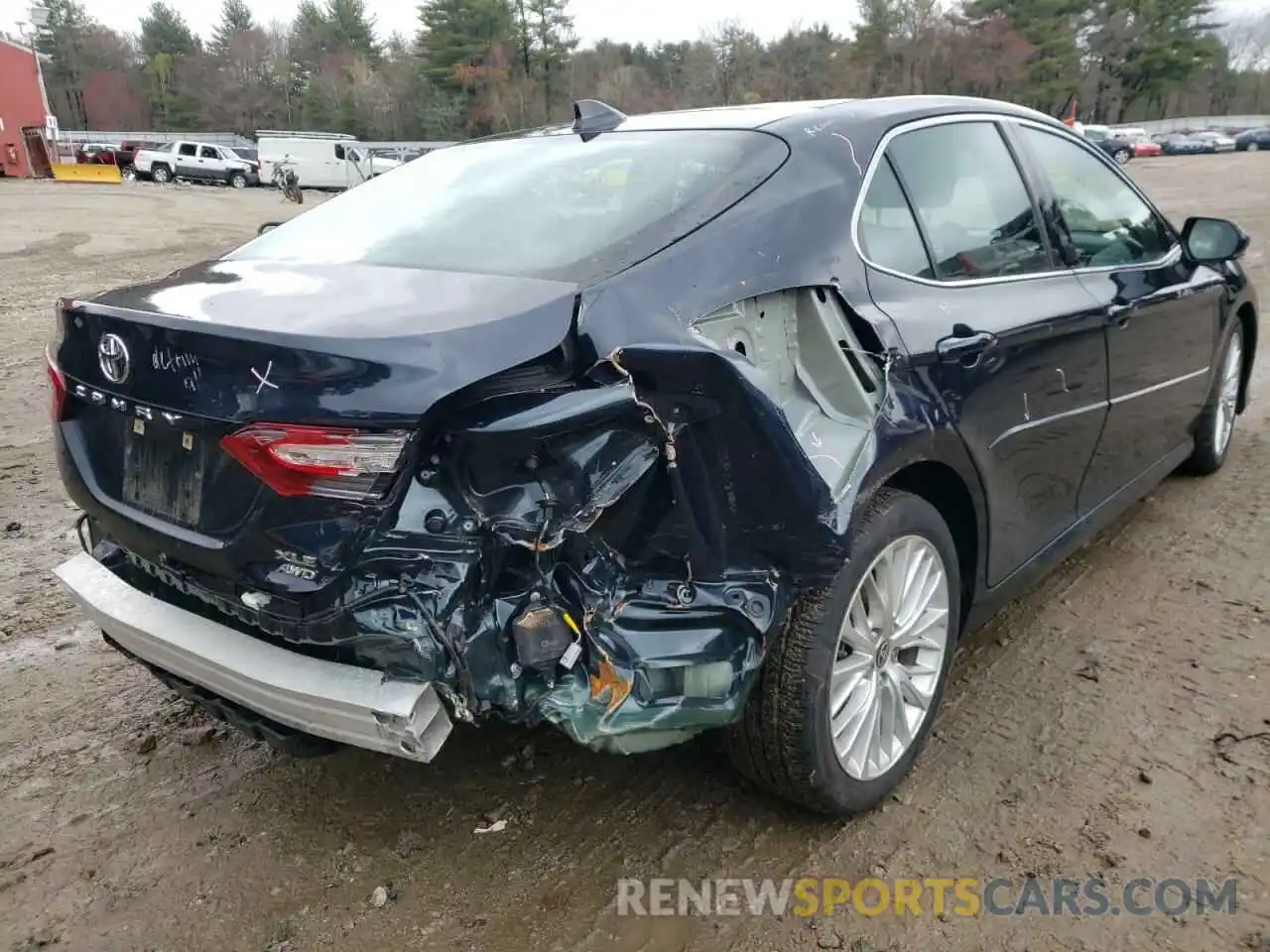 4 Photograph of a damaged car 4T1F11BK7LU004065 TOYOTA CAMRY 2020