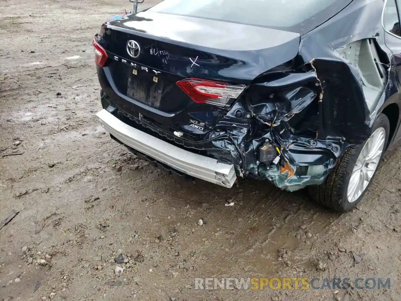 9 Photograph of a damaged car 4T1F11BK7LU004065 TOYOTA CAMRY 2020