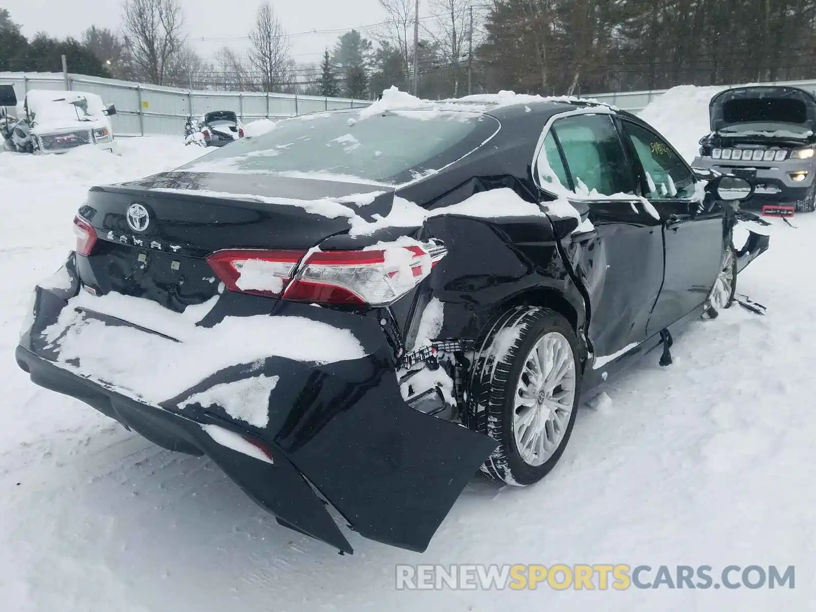 4 Photograph of a damaged car 4T1F11BK7LU010481 TOYOTA CAMRY 2020