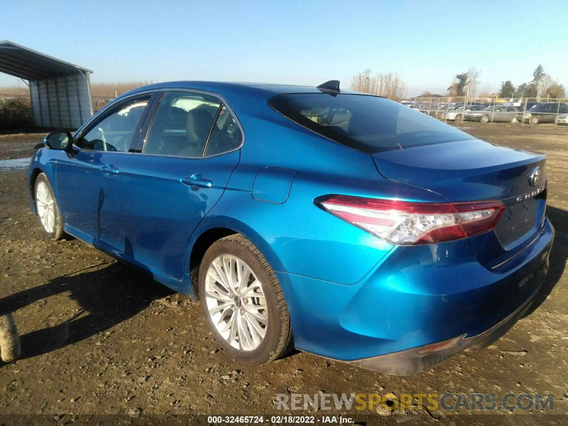 3 Photograph of a damaged car 4T1F11BK8LU008643 TOYOTA CAMRY 2020