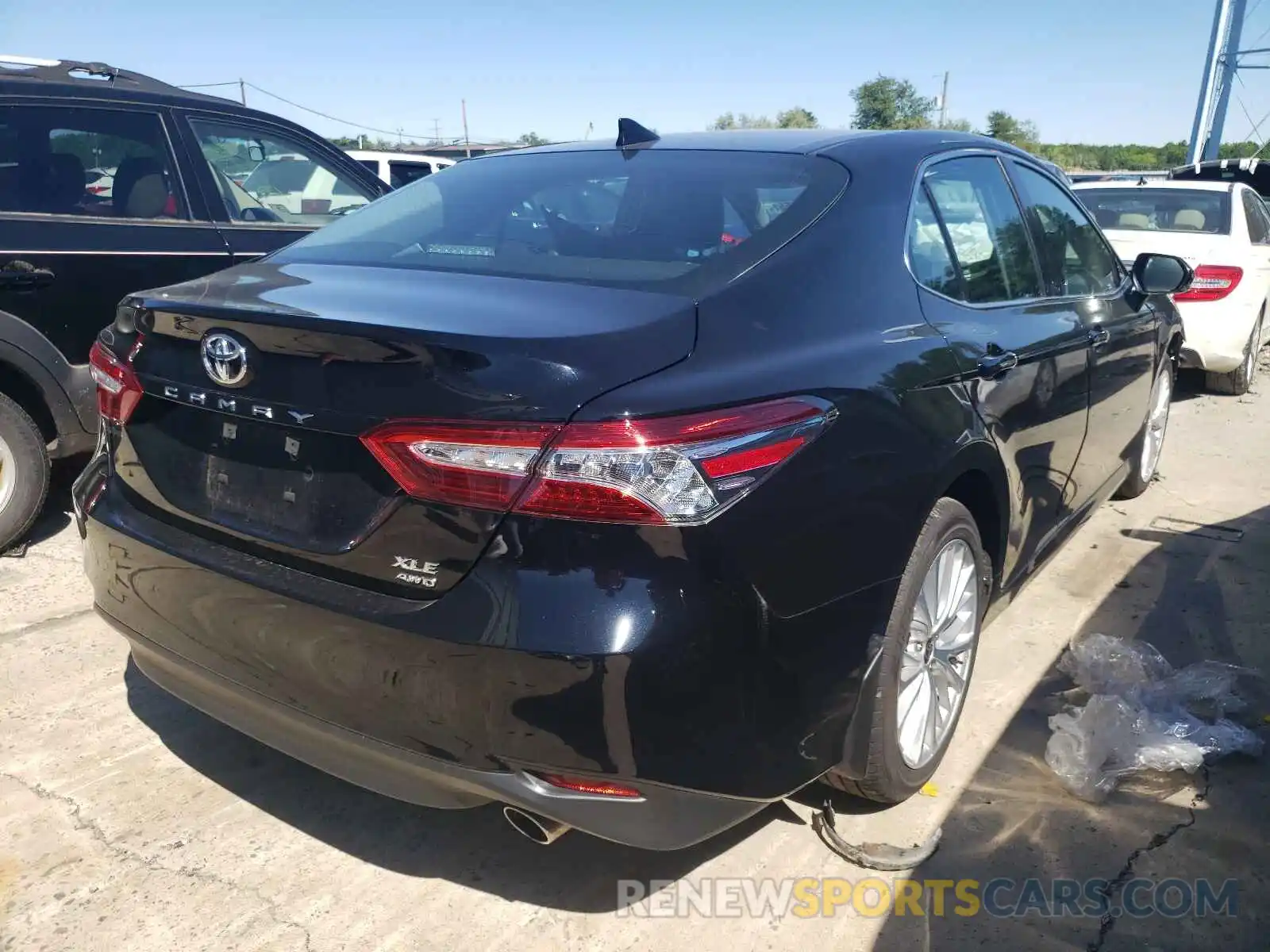 4 Photograph of a damaged car 4T1F11BK8LU013907 TOYOTA CAMRY 2020