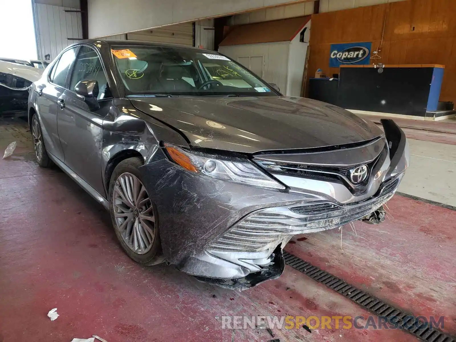 1 Photograph of a damaged car 4T1F11BK8LU018427 TOYOTA CAMRY 2020