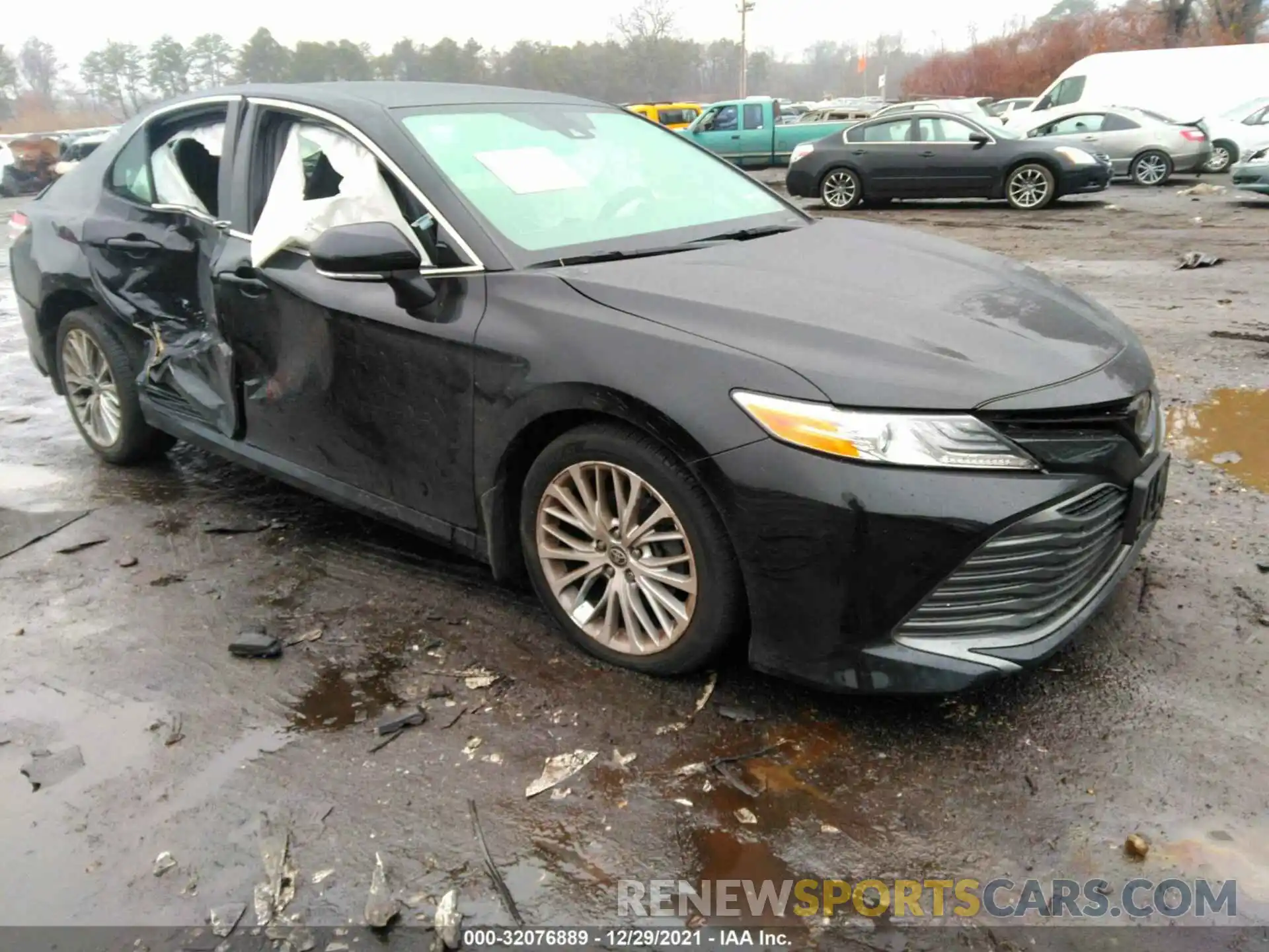 1 Photograph of a damaged car 4T1F11BKXLU004626 TOYOTA CAMRY 2020