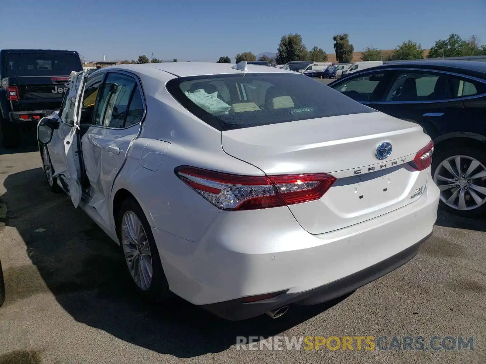 3 Photograph of a damaged car 4T1F31AK0LU013850 TOYOTA CAMRY 2020