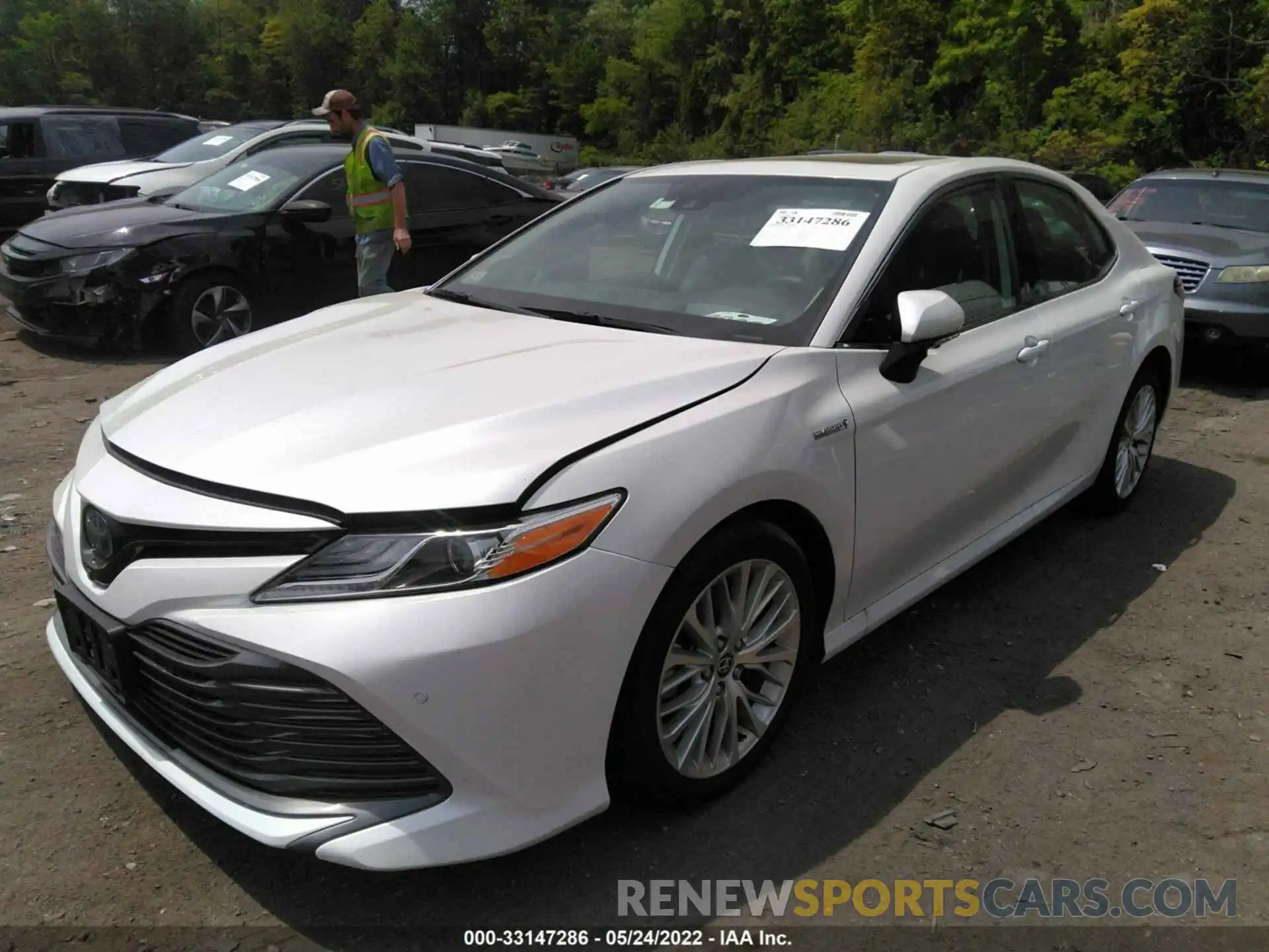 2 Photograph of a damaged car 4T1F31AK0LU017395 TOYOTA CAMRY 2020