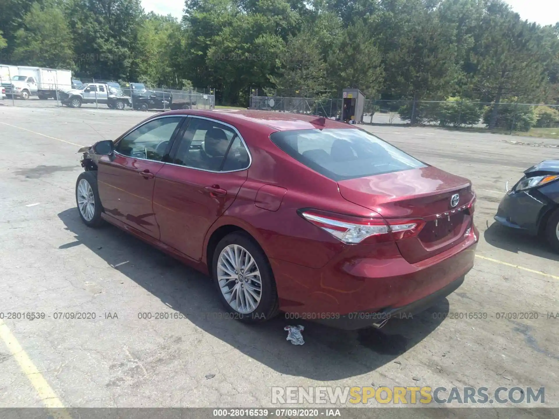 3 Photograph of a damaged car 4T1F31AK0LU526399 TOYOTA CAMRY 2020