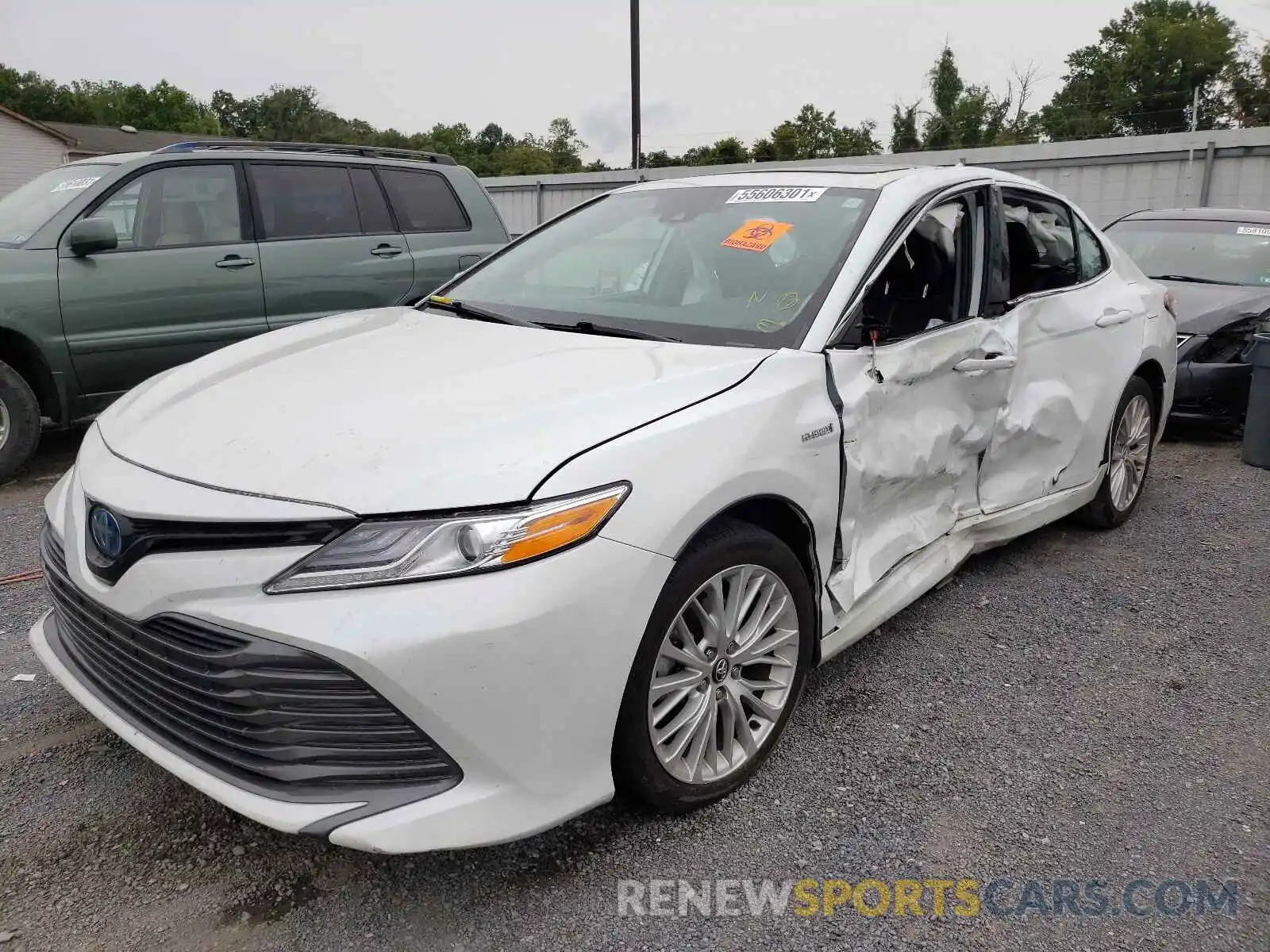 2 Photograph of a damaged car 4T1F31AK0LU528041 TOYOTA CAMRY 2020