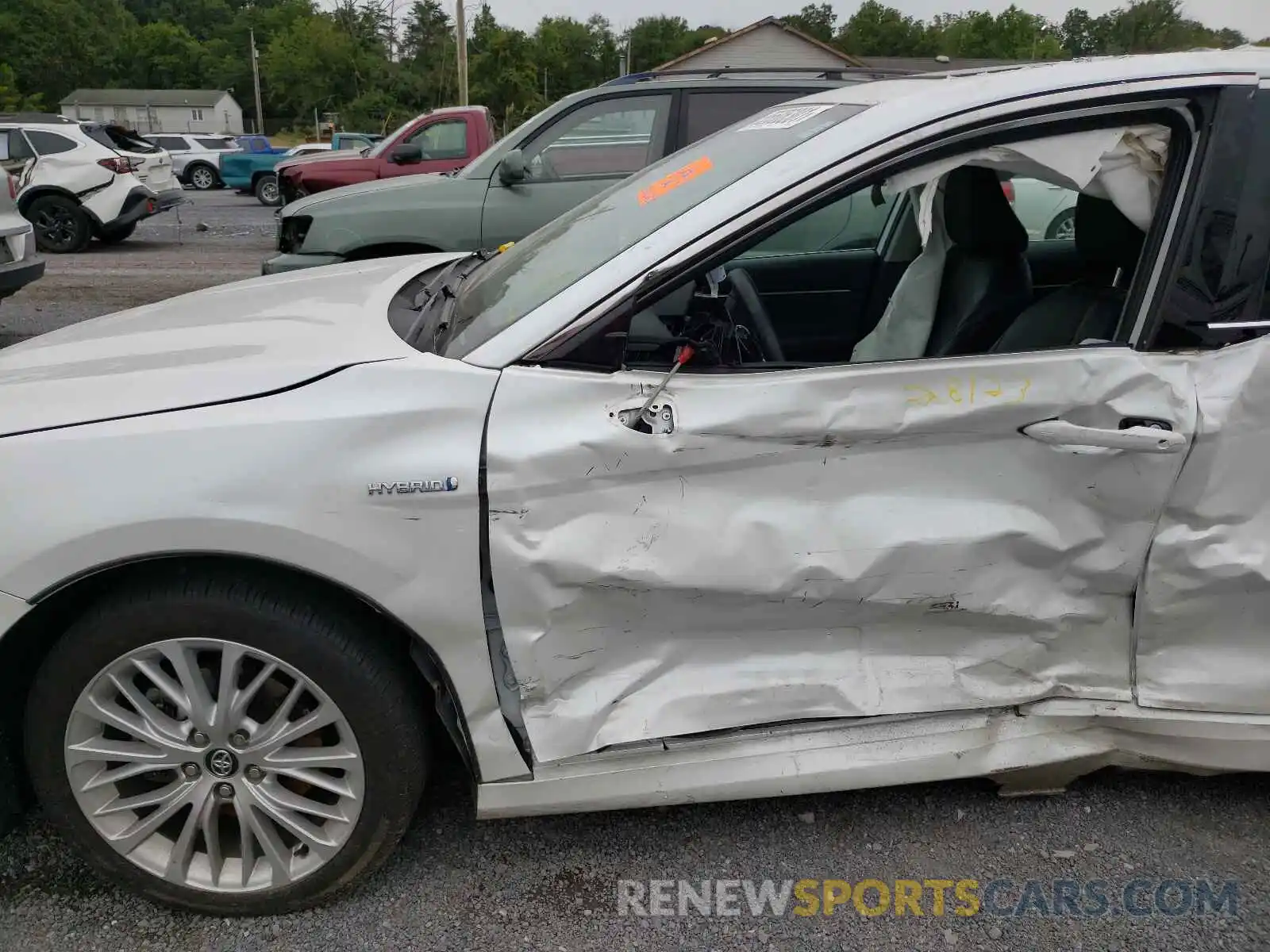 9 Photograph of a damaged car 4T1F31AK0LU528041 TOYOTA CAMRY 2020