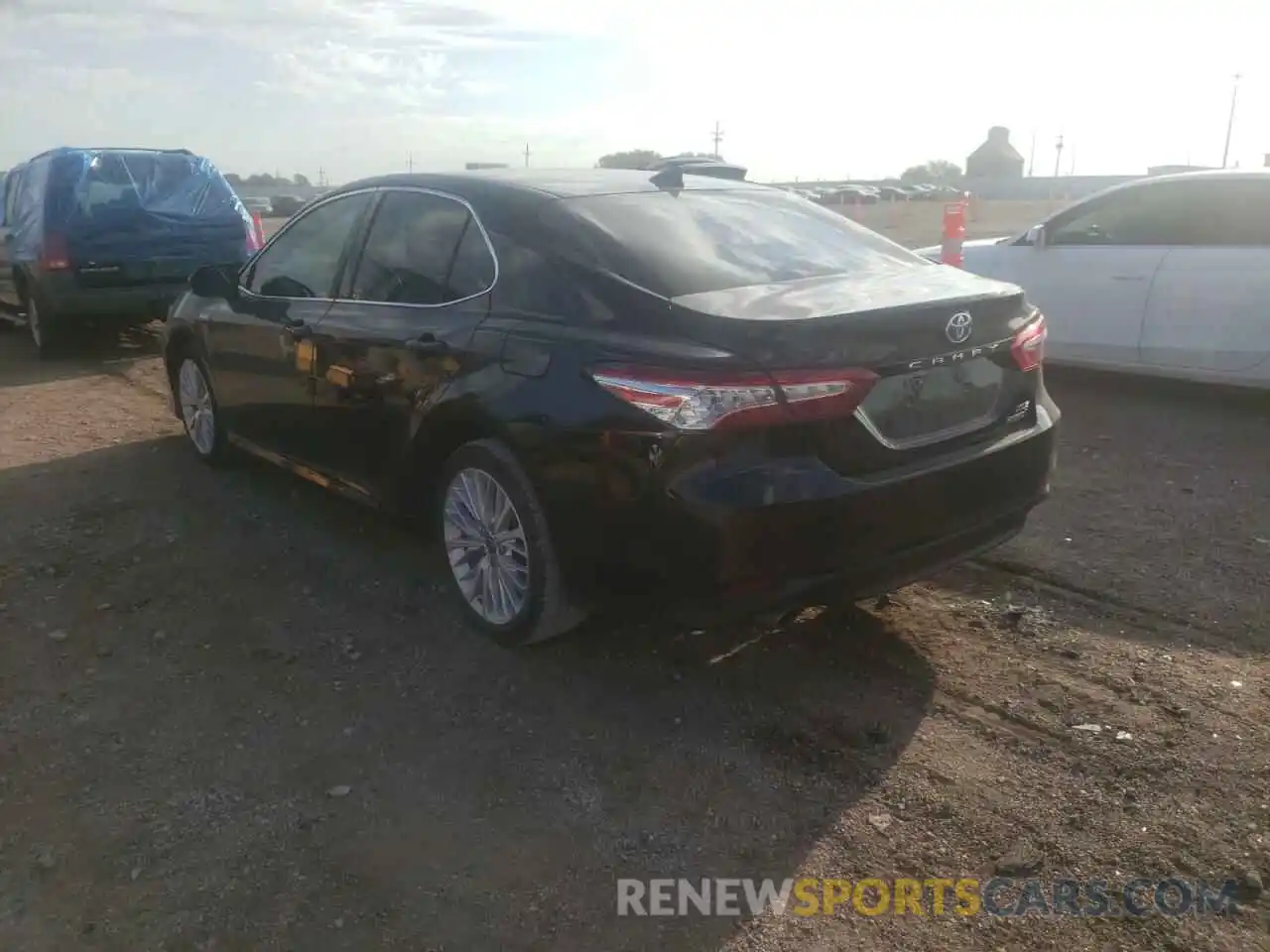 3 Photograph of a damaged car 4T1F31AK0LU533272 TOYOTA CAMRY 2020