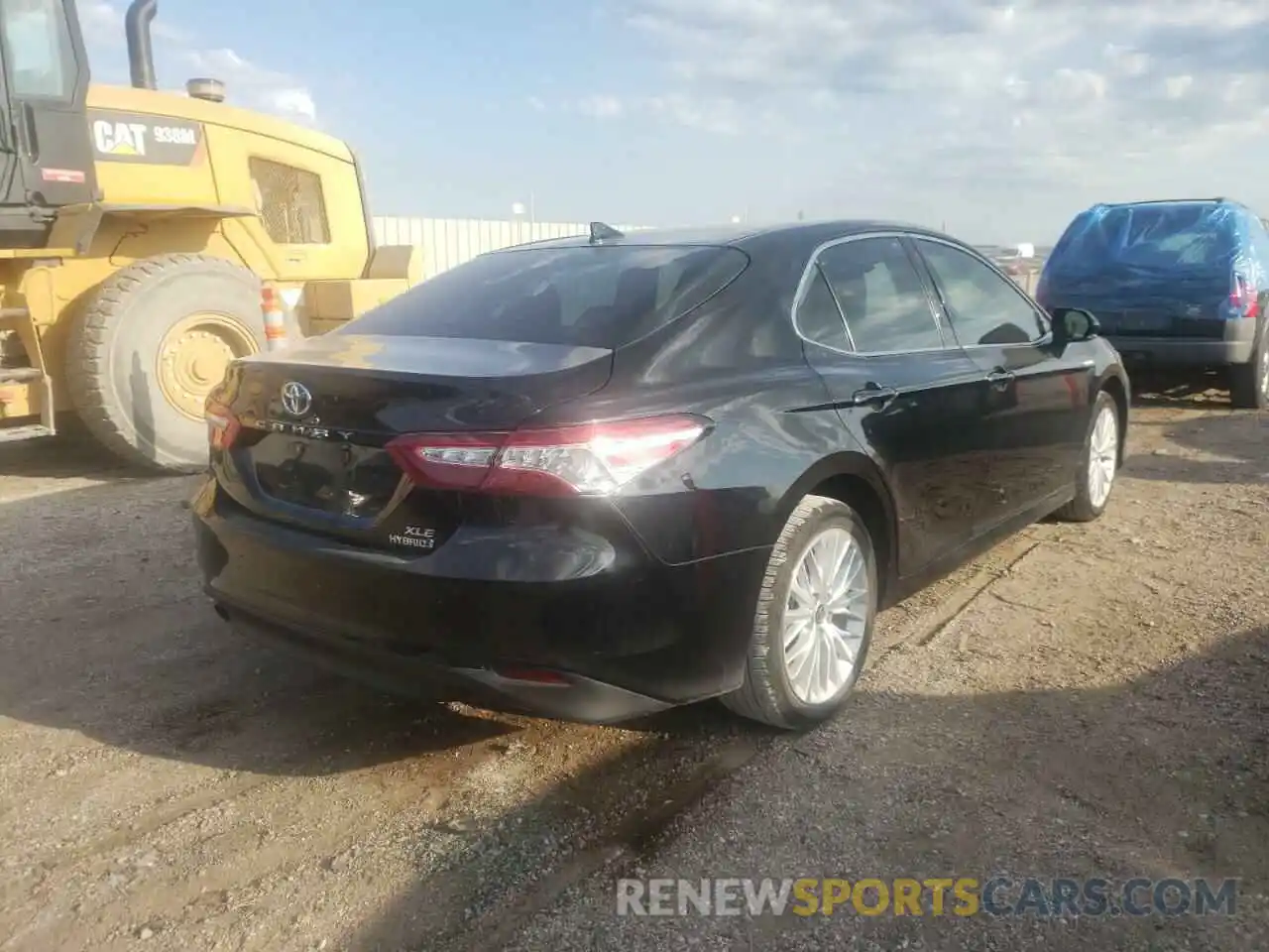 4 Photograph of a damaged car 4T1F31AK0LU533272 TOYOTA CAMRY 2020