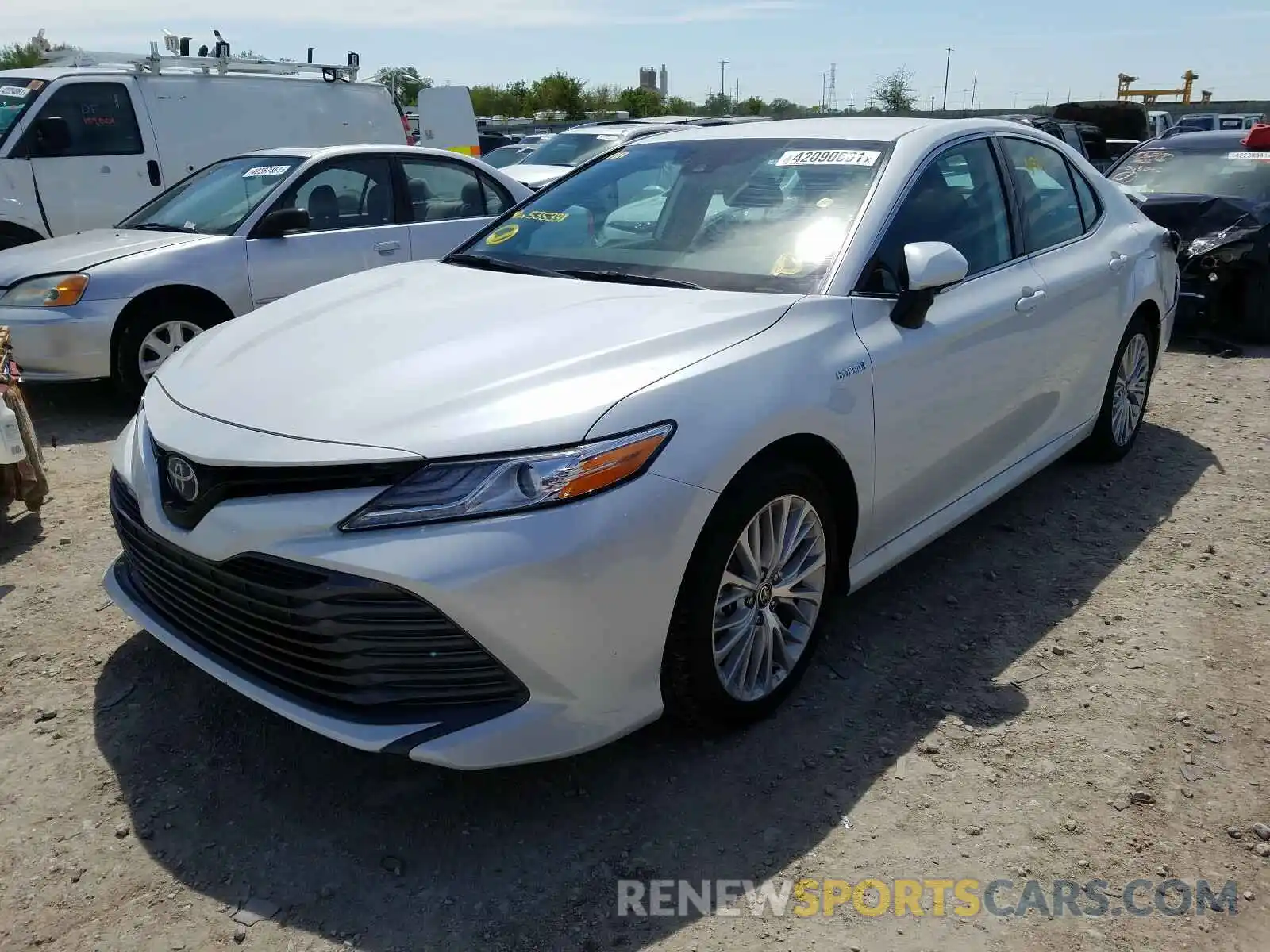 2 Photograph of a damaged car 4T1F31AK0LU535331 TOYOTA CAMRY 2020