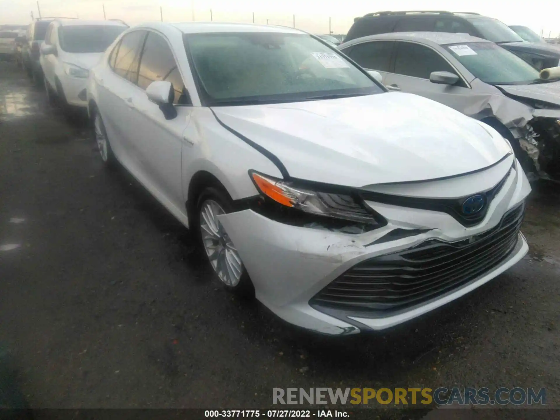 1 Photograph of a damaged car 4T1F31AK0LU539699 TOYOTA CAMRY 2020