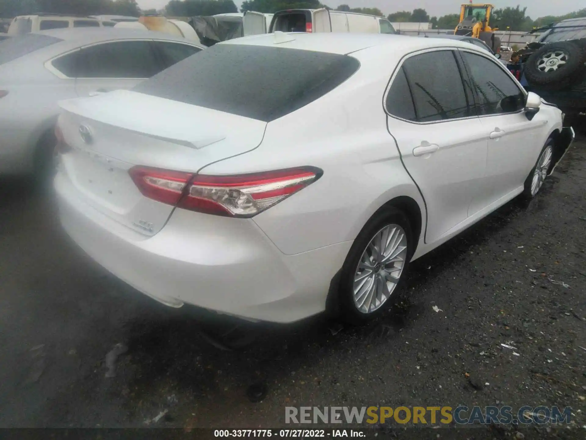 4 Photograph of a damaged car 4T1F31AK0LU539699 TOYOTA CAMRY 2020